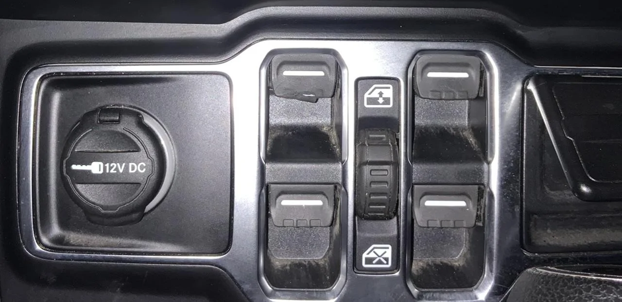 Jeep Gladiator Power window switch cover falling apart D8006FF4-5512-4843-9AEF-CB4A78065805