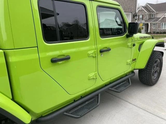 Jeep Gladiator Factory side steps or aftermarket ? 88211597-1181-4813-80B7-6BB56F855AE2