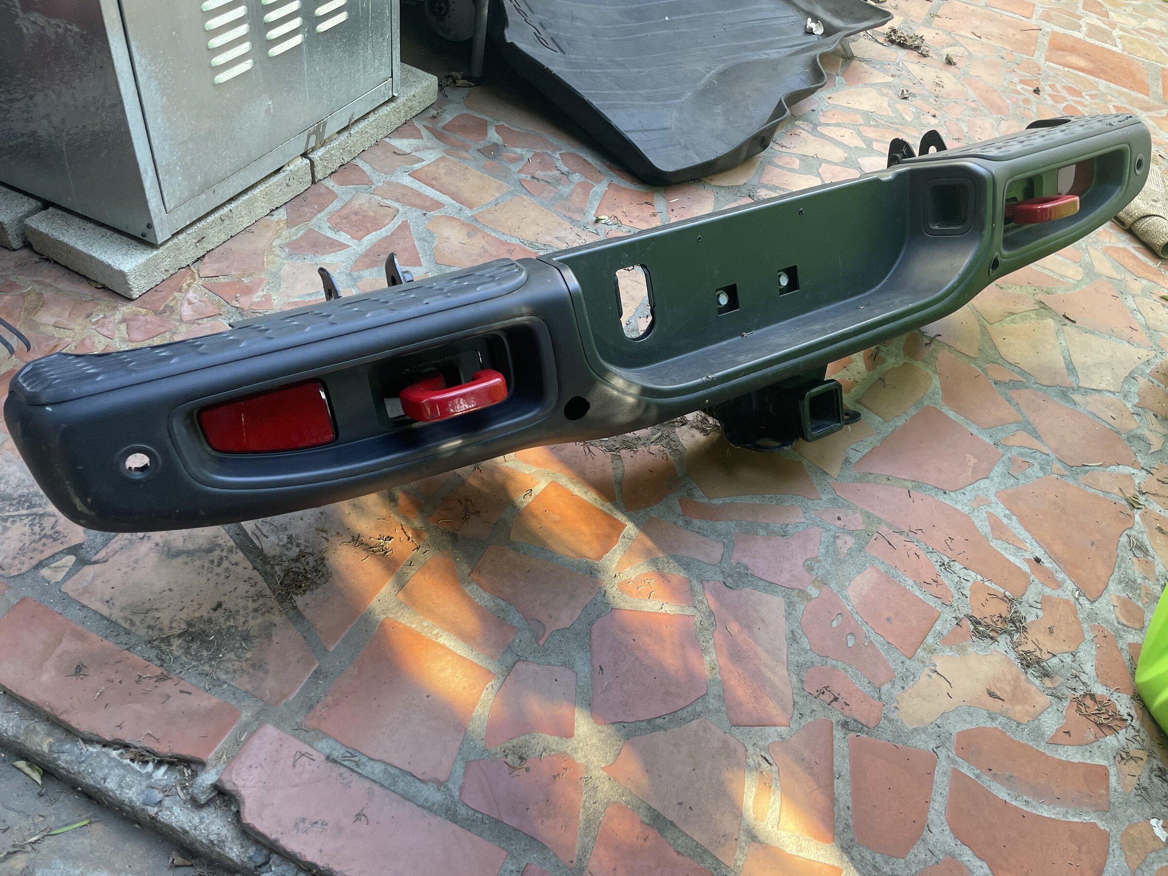 Jeep Gladiator Rubicon Steel bumper with factory tow hitch IMG-1689