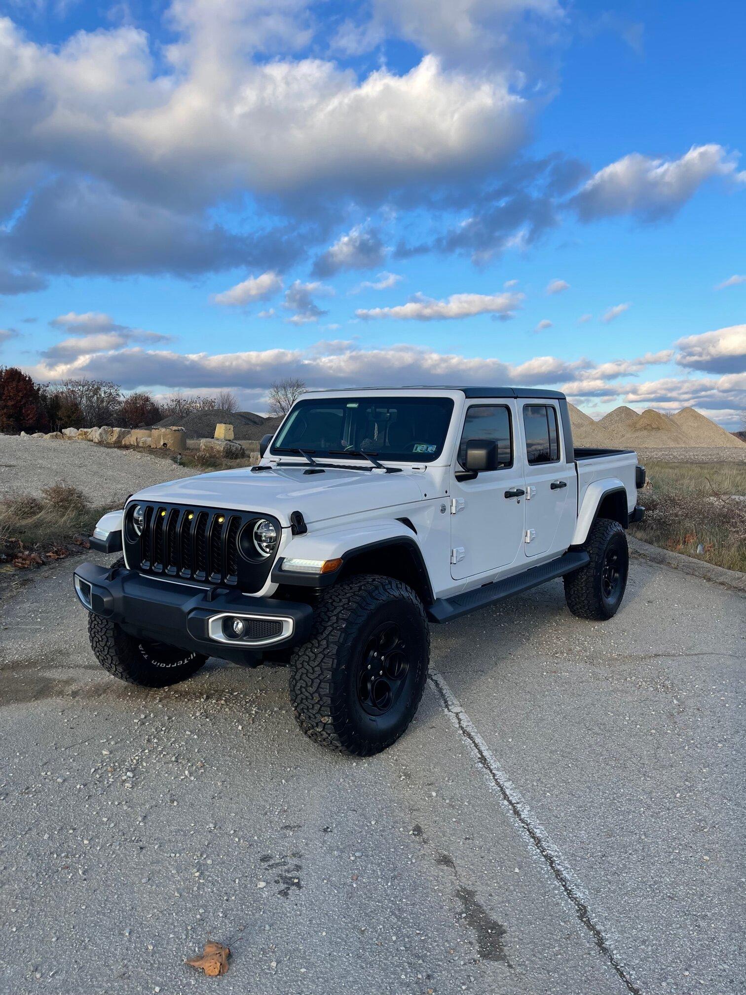 Jeep Gladiator BRIGHT WHITE Gladiator JT Club IMG_3266