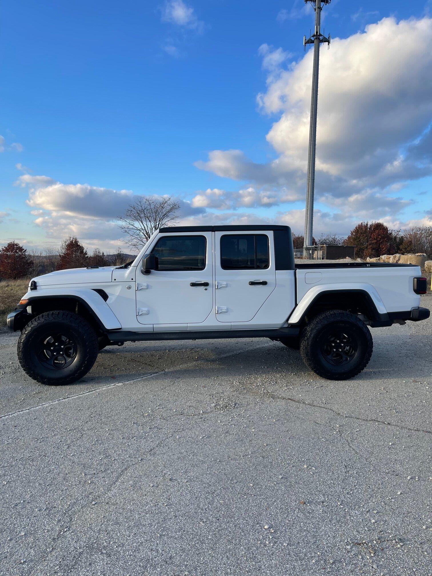 Jeep Gladiator BRIGHT WHITE Gladiator JT Club IMG_3267