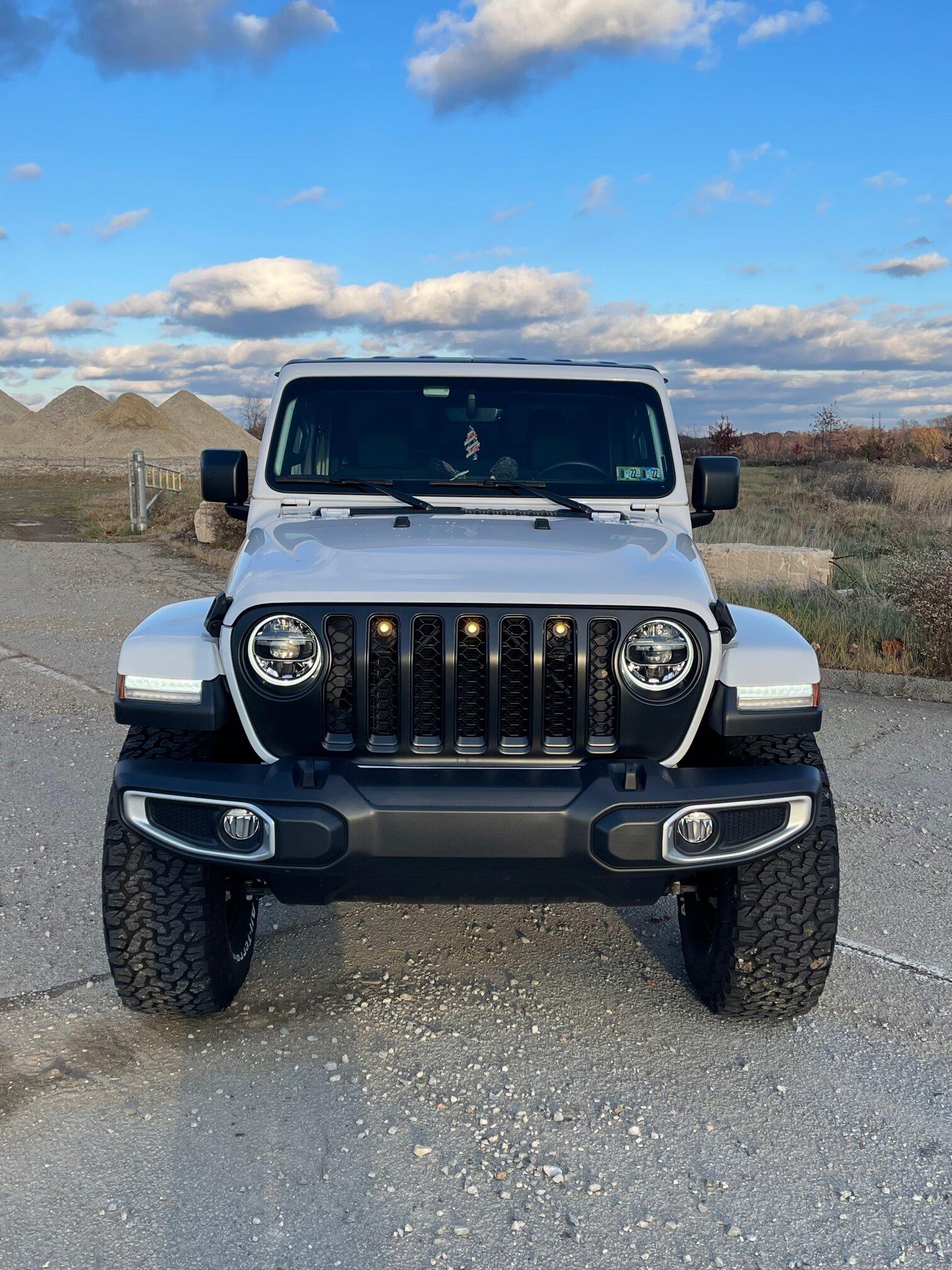 Jeep Gladiator BRIGHT WHITE Gladiator JT Club IMG_3272