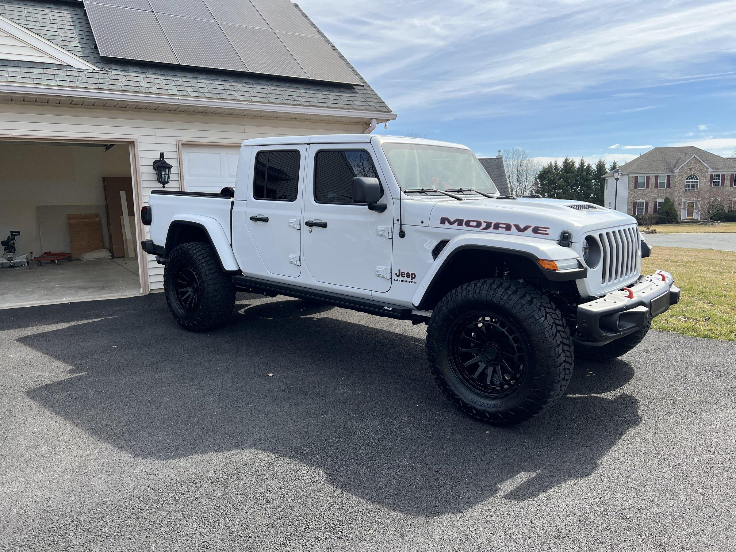Jeep Gladiator Just wondering if it’s just me? F344B559-46D8-45F5-8B3B-6110DA808724