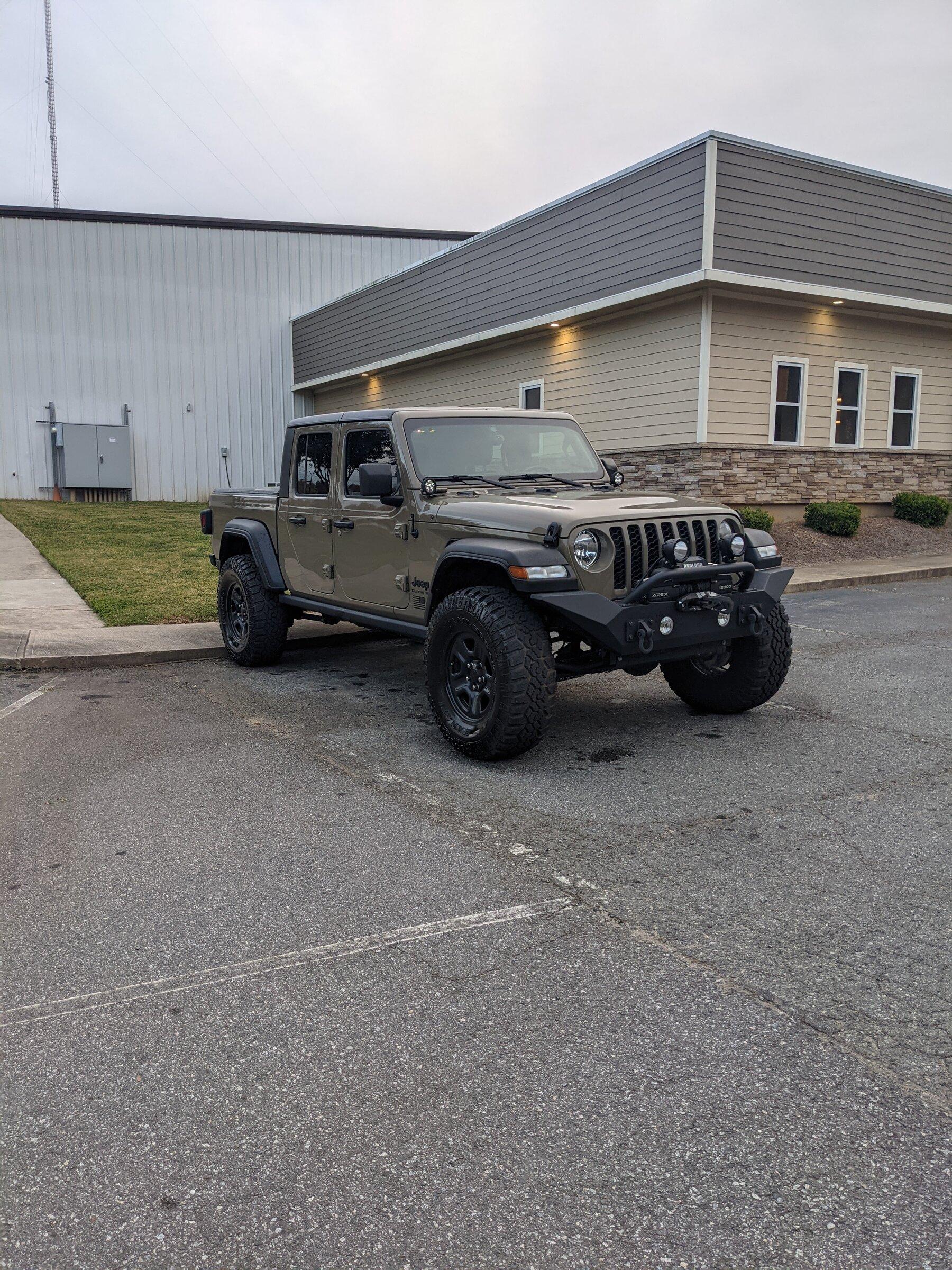 Jeep Gladiator For those of you running 37s PXL_20211111_121126635