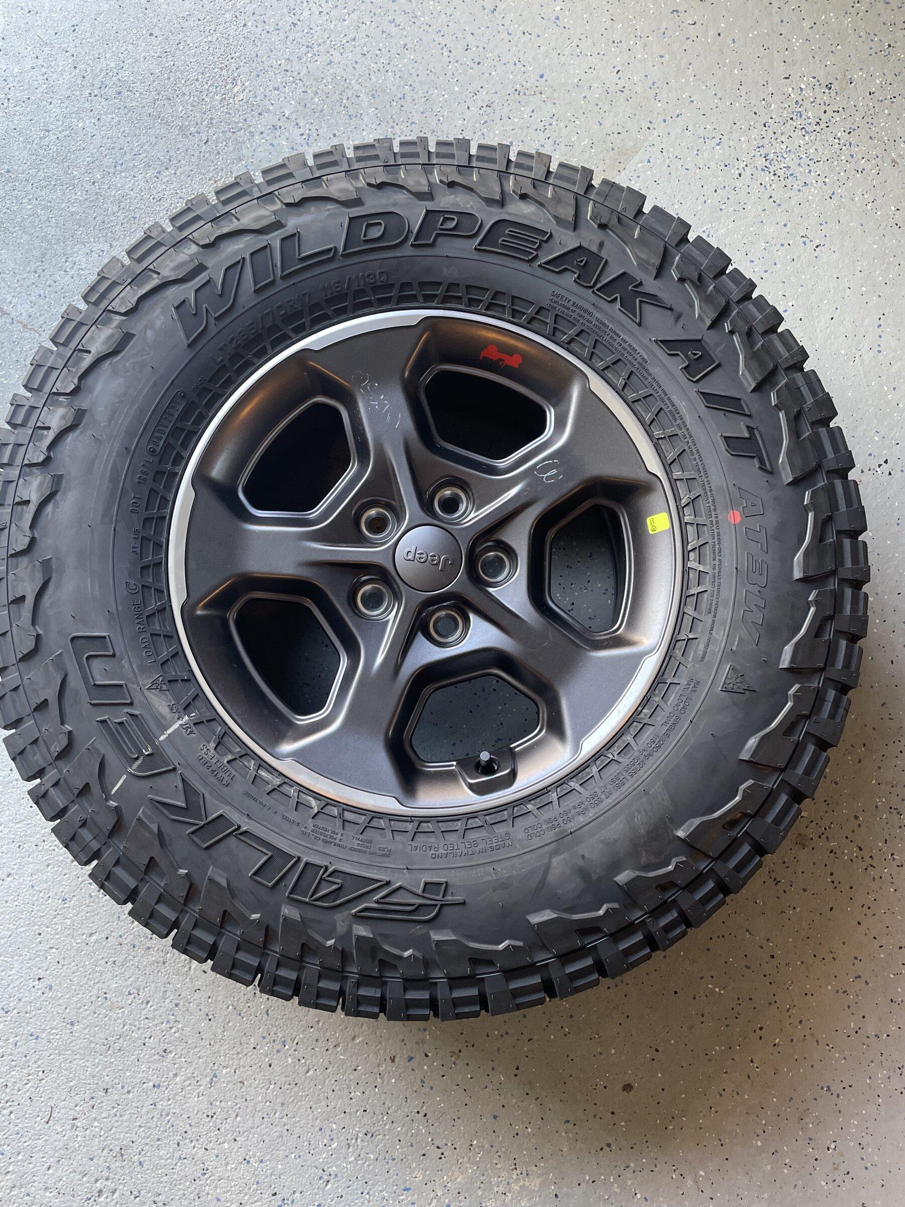Jeep Gladiator 2022 Jeep Gladiator Rubicon Tires and Wheel for sale NEVER DRIVEN 66179312289__F9695FB3-0BC7-4C4C-9088-E409099A6442
