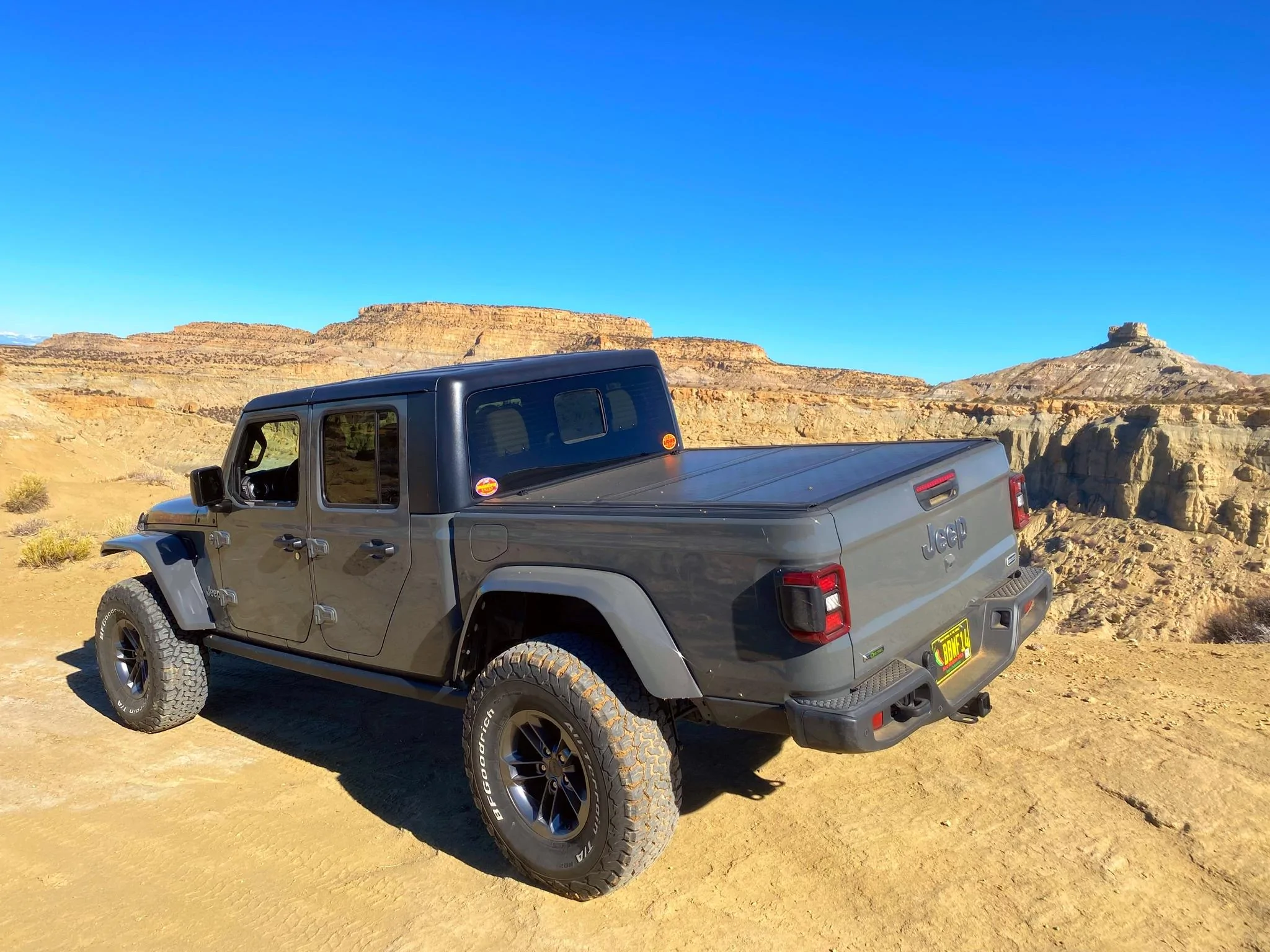 Jeep Gladiator Rough Country hard tonneau and bedrug xl A3E4CA66-C9F8-41BC-86D3-9960968FC6D0