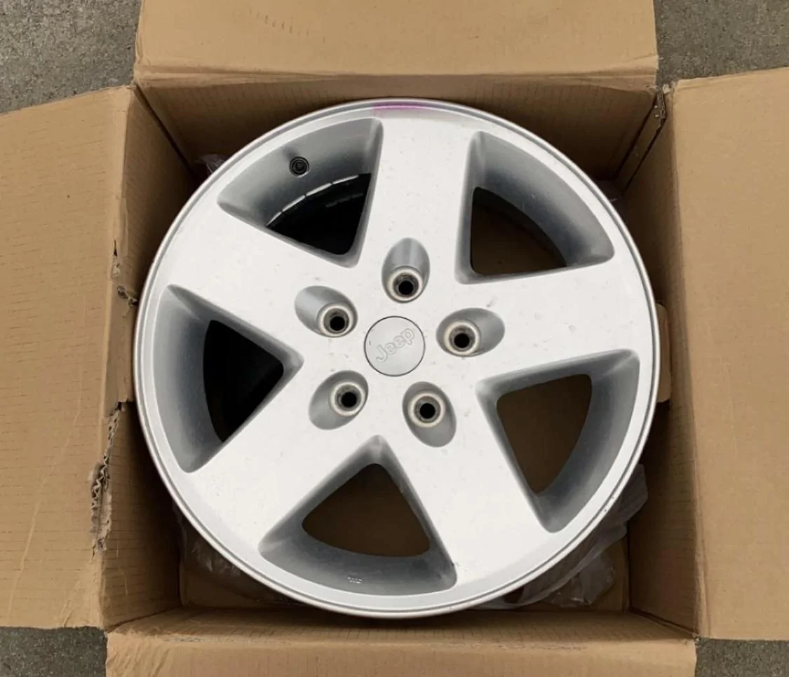Jeep Gladiator 5 Jeep Wheels off of 2013 JK D40551EB-E56B-4671-852C-986877F45784