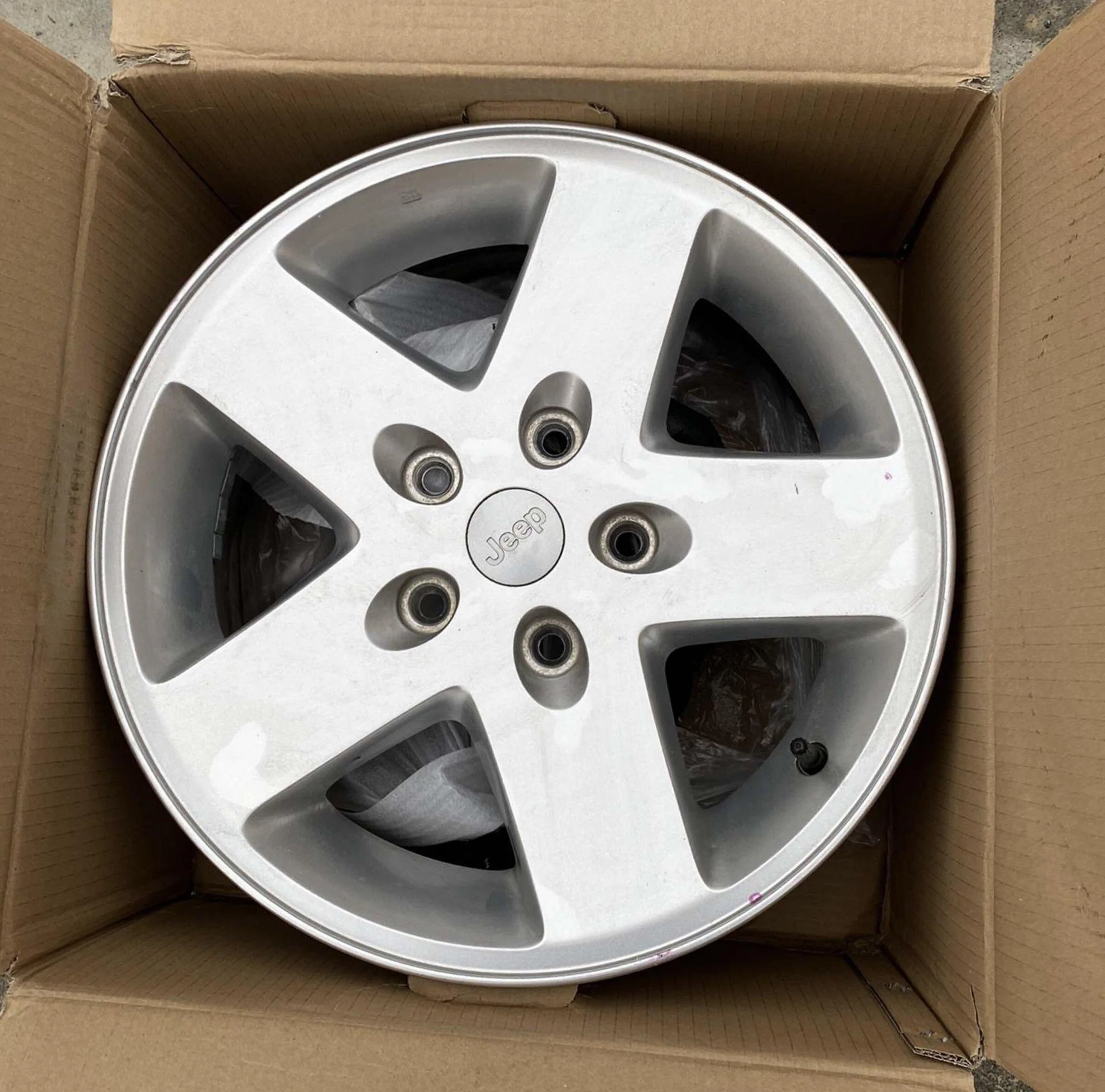 Jeep Gladiator 5 Jeep Wheels off of 2013 JK 3671D37F-C799-4266-BB92-D4034CFF8BC2