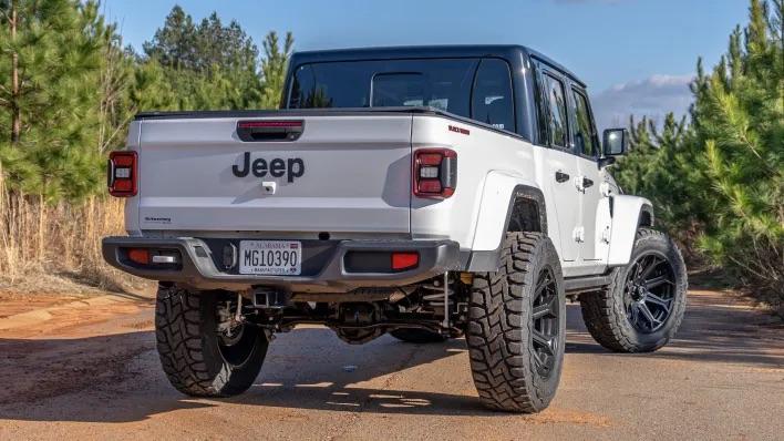 Jeep Gladiator BRIGHT WHITE Gladiator JT Club E9C9B019-9AAA-4A1F-B6BA-5E03D5054A6A