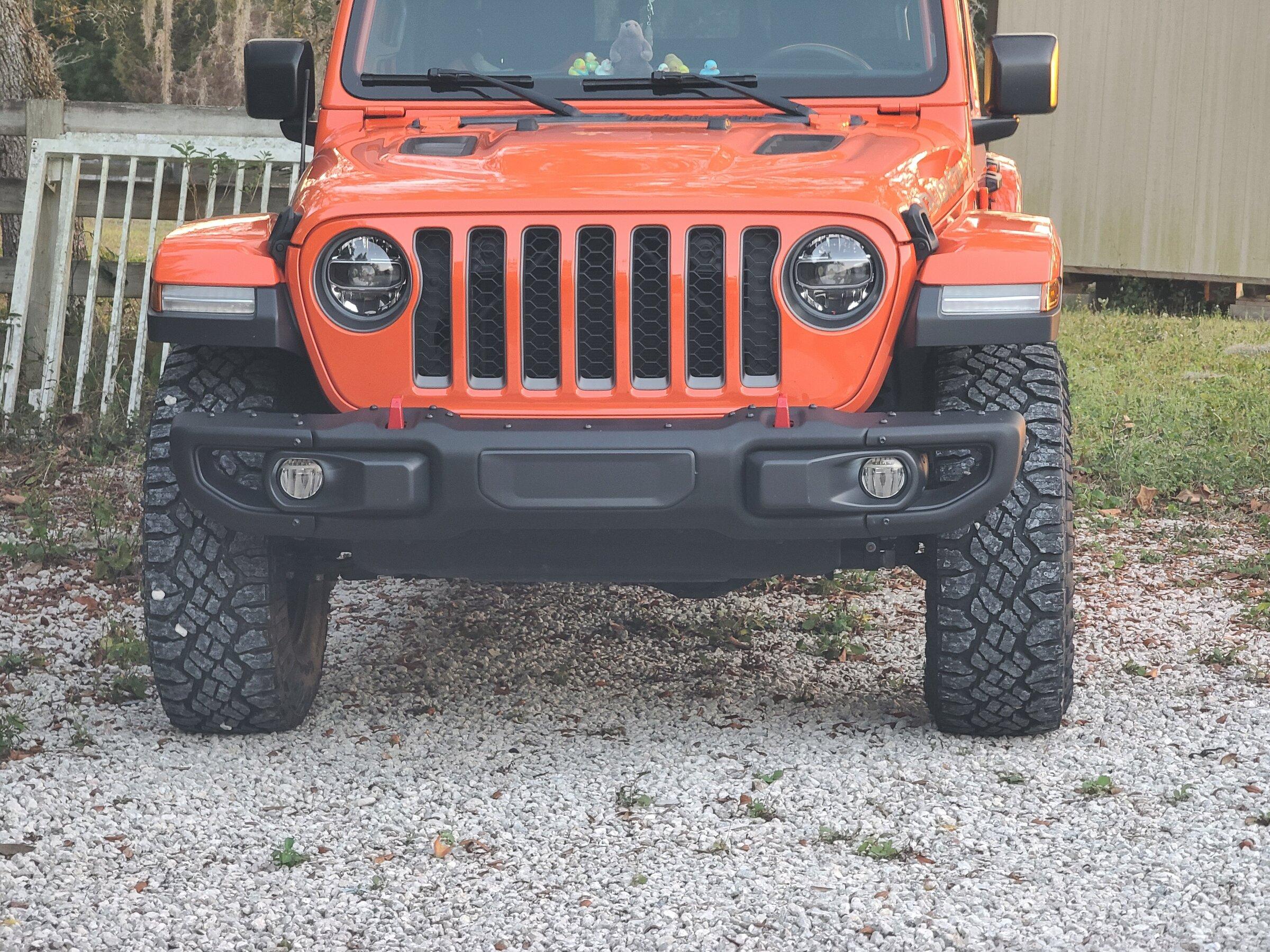 Jeep Gladiator 35s, MTs, no poke (11.5s), stock Rubi rims? 20220302_180643