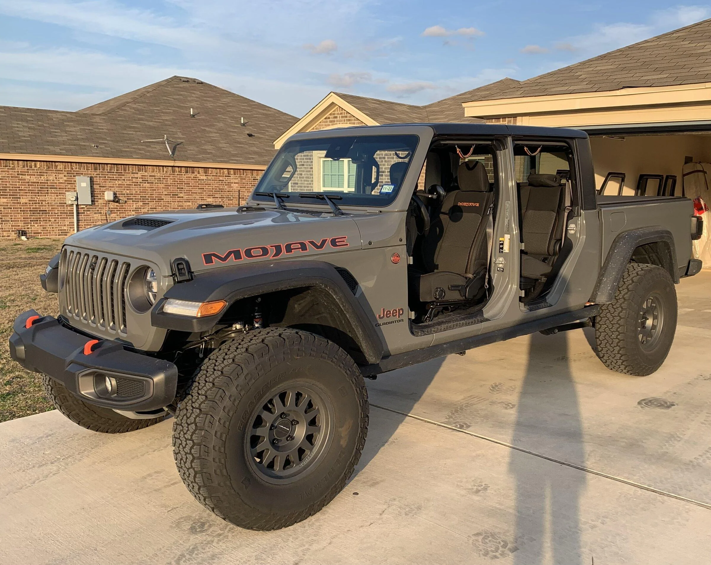 Jeep Gladiator STING GRAY Gladiator JT Club D52E9D21-6F5D-4005-918C-9D1C046A1E61