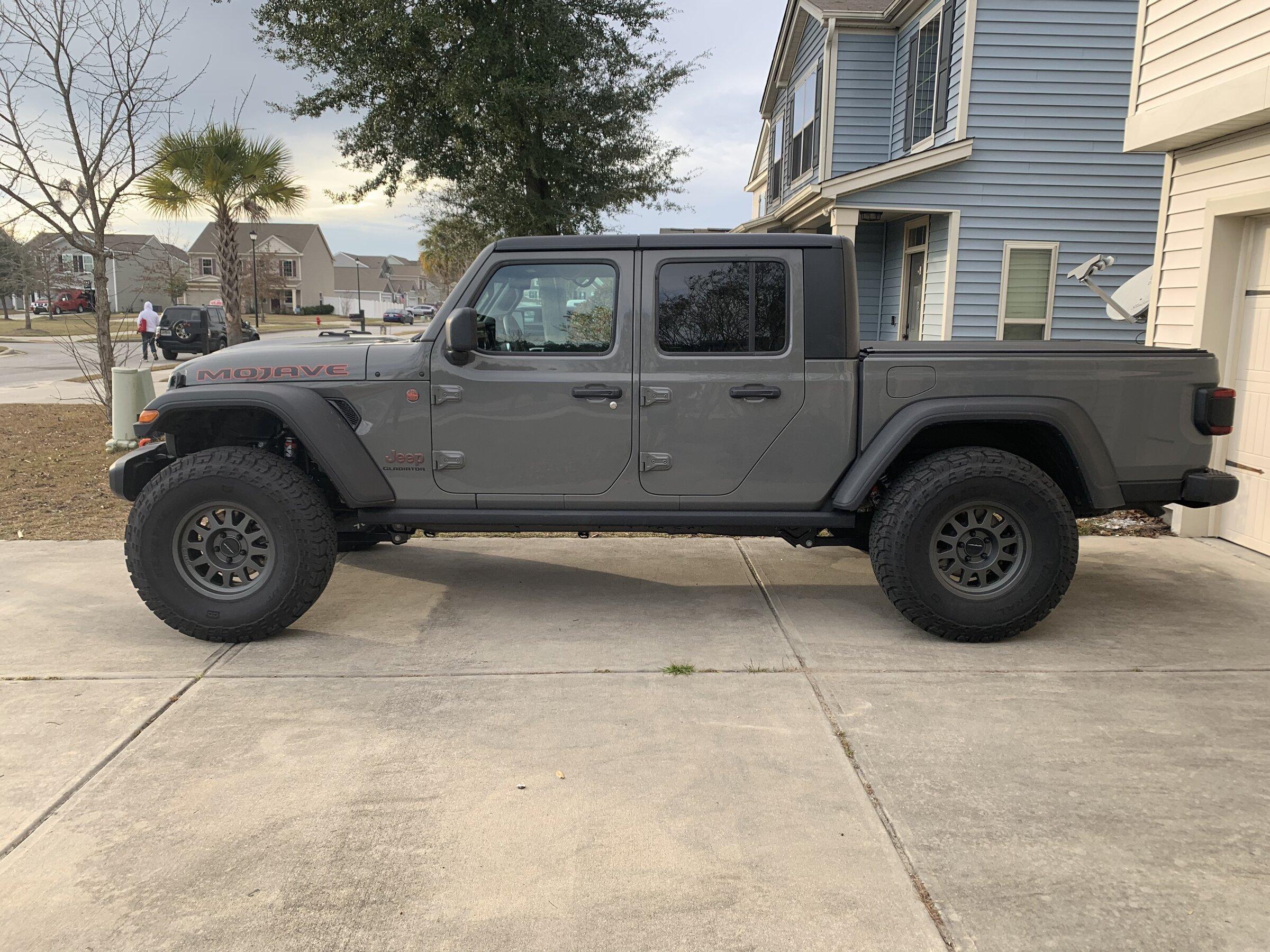 Jeep Gladiator STING GRAY Gladiator JT Club FE64F1F0-C6E7-4778-B369-4E87E38FBFE8