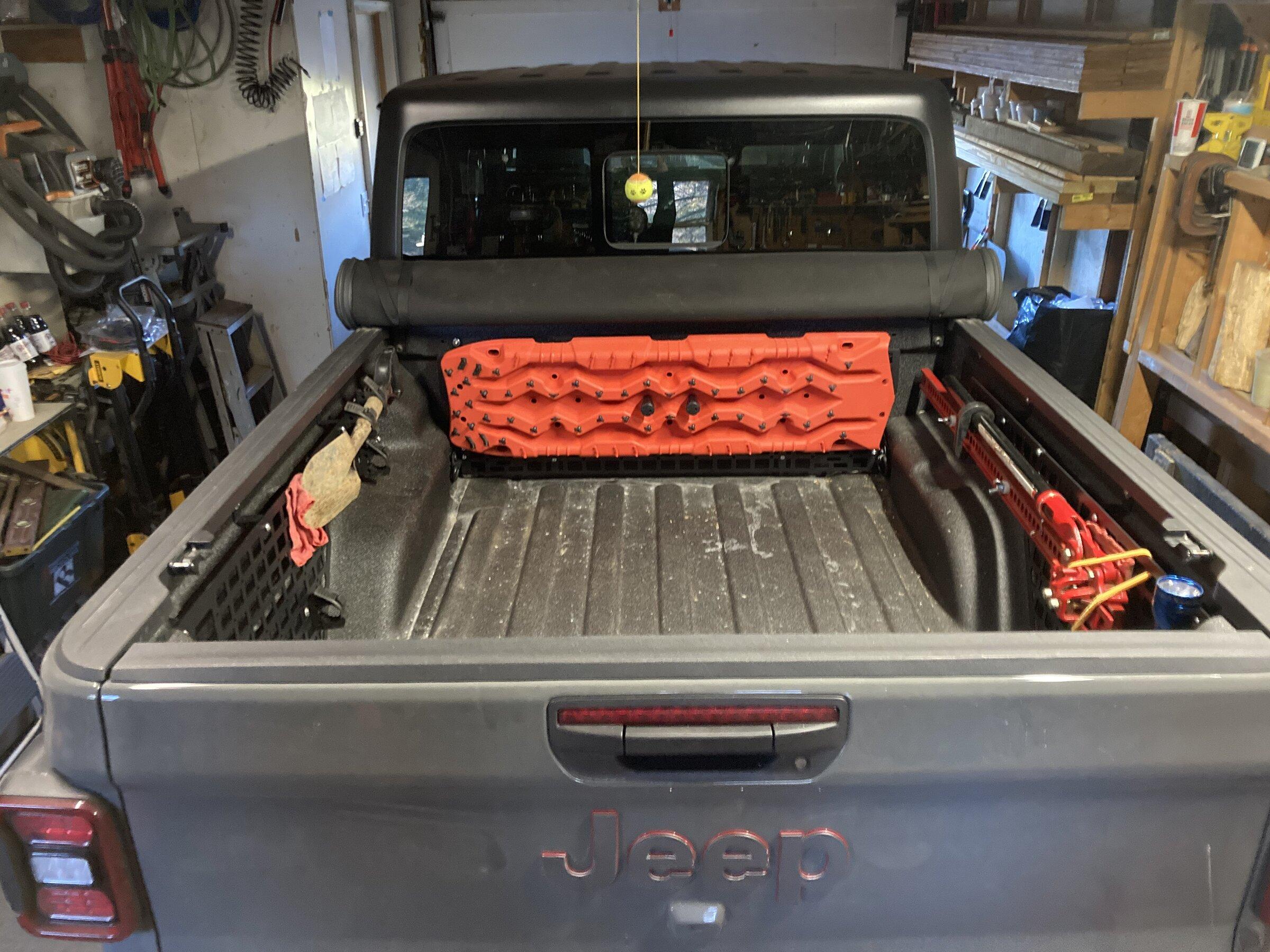Jeep Gladiator STING GRAY Gladiator JT Club 296BE741-5656-458C-A6AC-FFCA395ADE0C