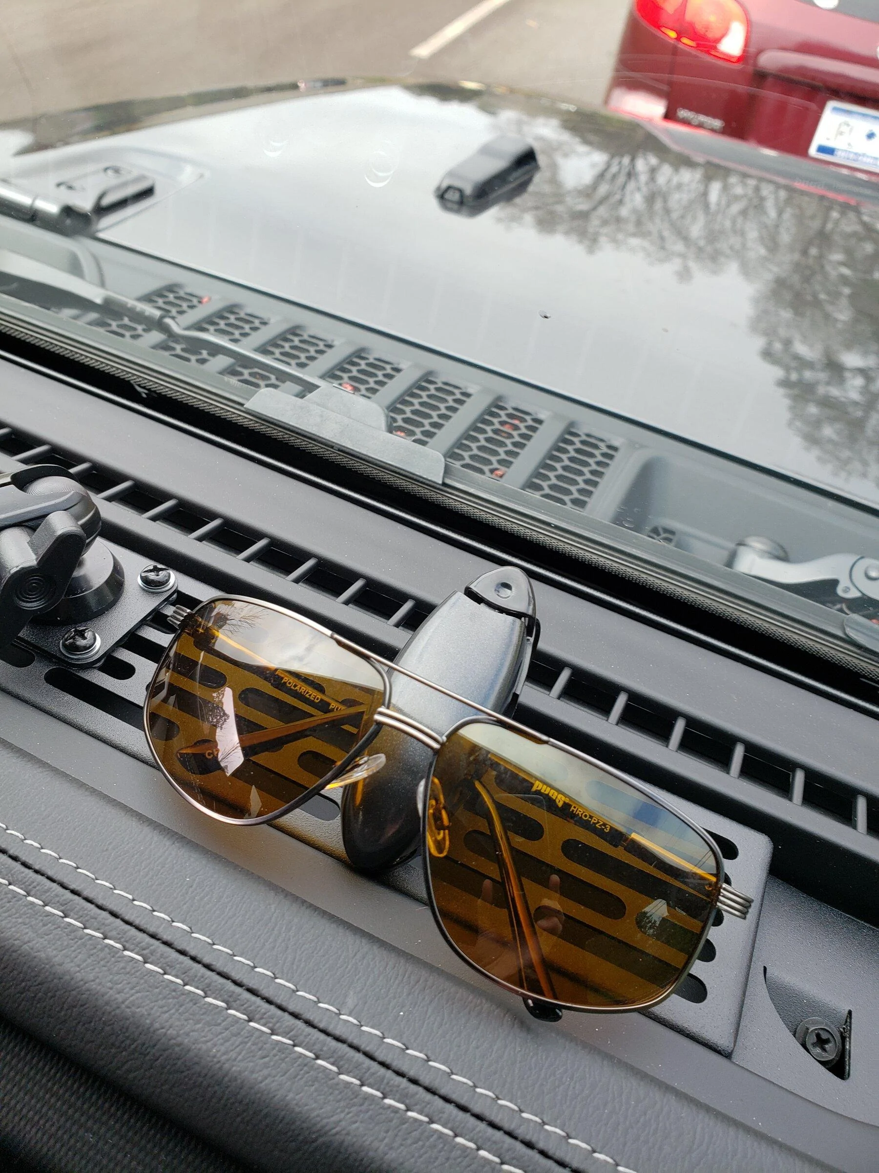 Jeep Gladiator Sunglass Storage Ideas 20220311_105005