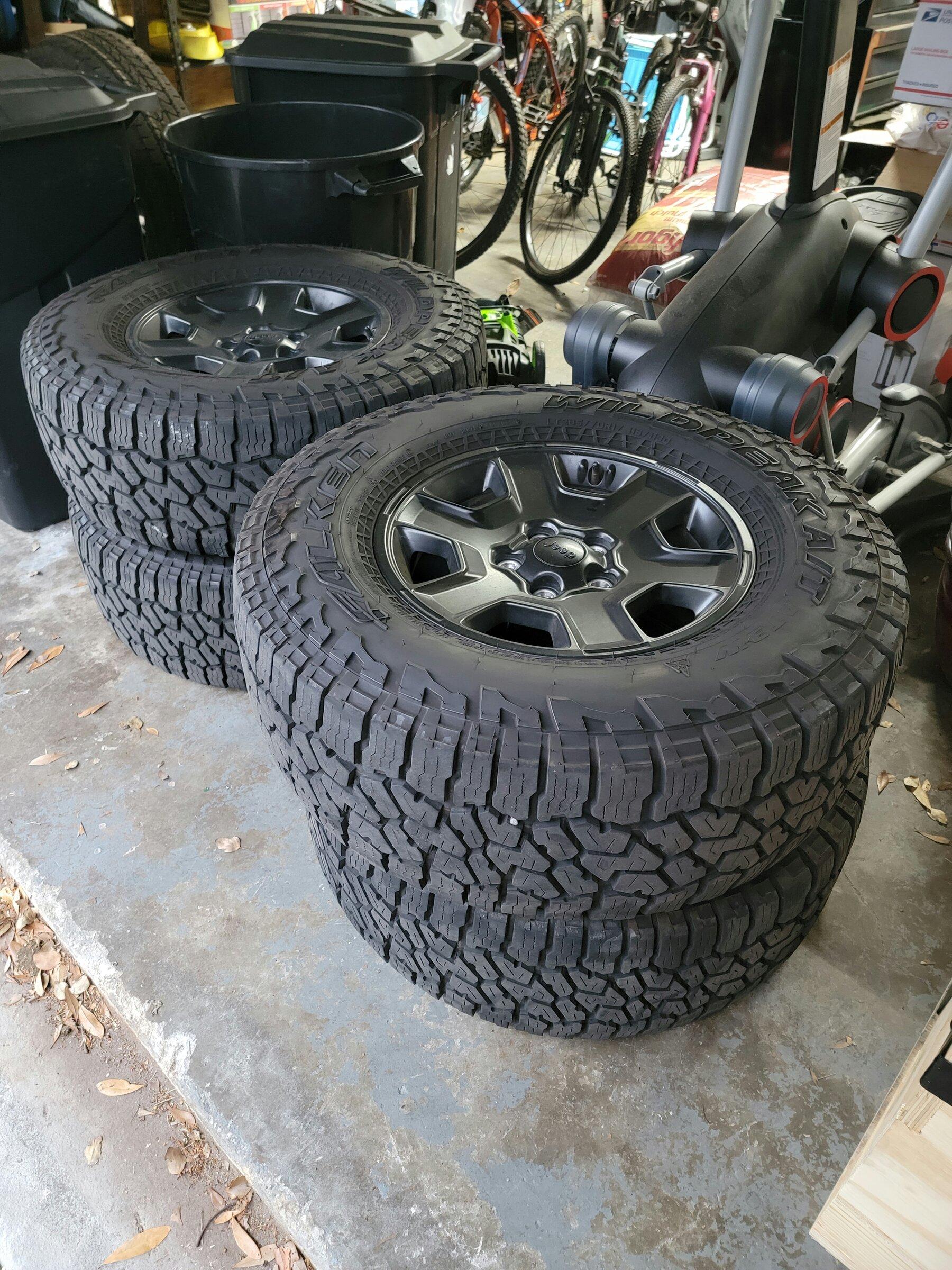 Jeep Gladiator Mojave Takeoffs $800 or best offer 20220311_182032