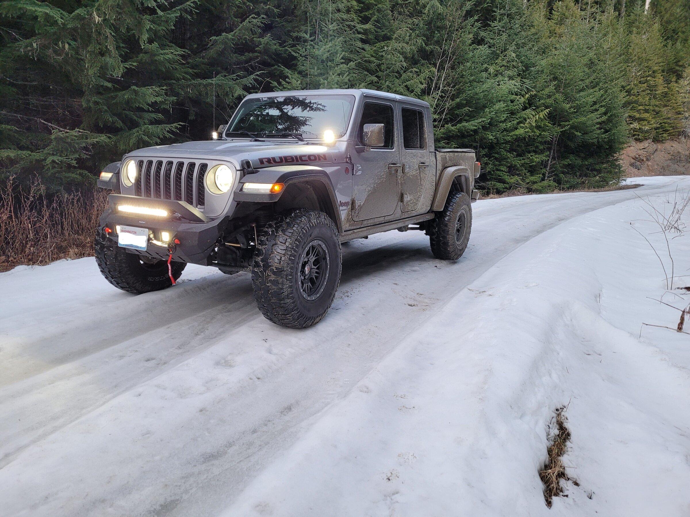 Jeep Gladiator Lets see all those Gladiators with lifts and bigger tires! jee