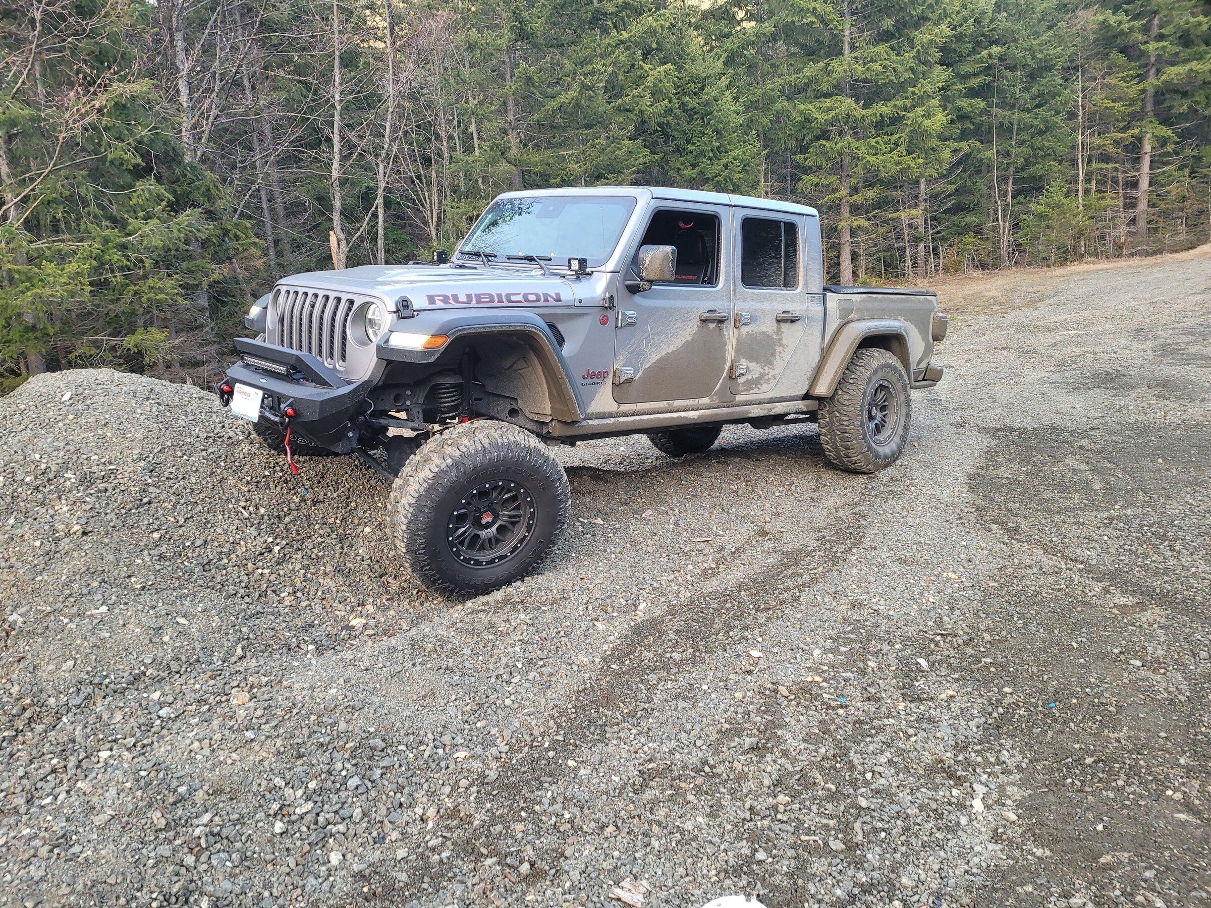 Jeep Gladiator Lets see all those Gladiators with lifts and bigger tires! jeep2