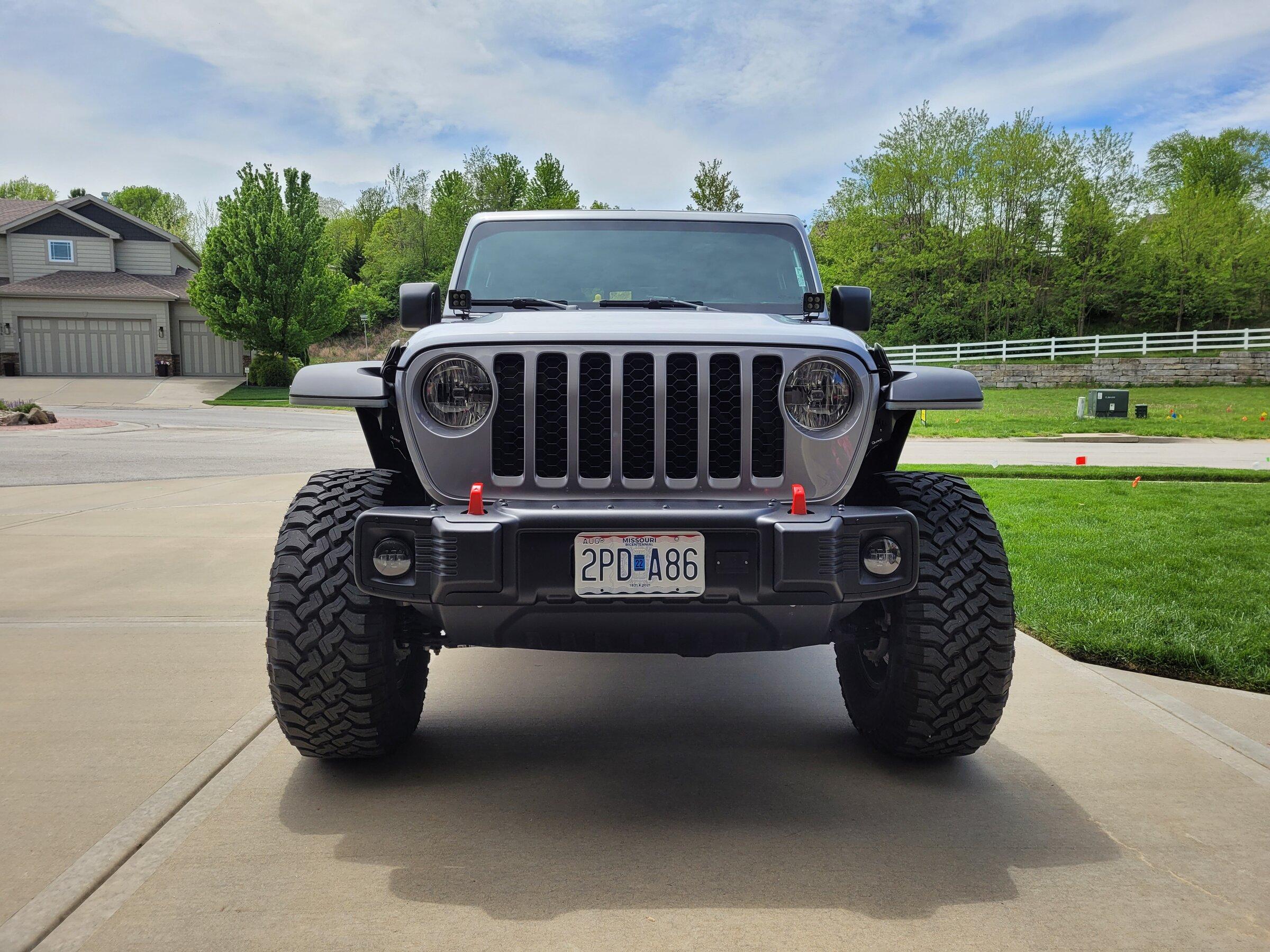 Jeep Gladiator 2020 Jeep Gladiator Sport $48,000 20210504_132029