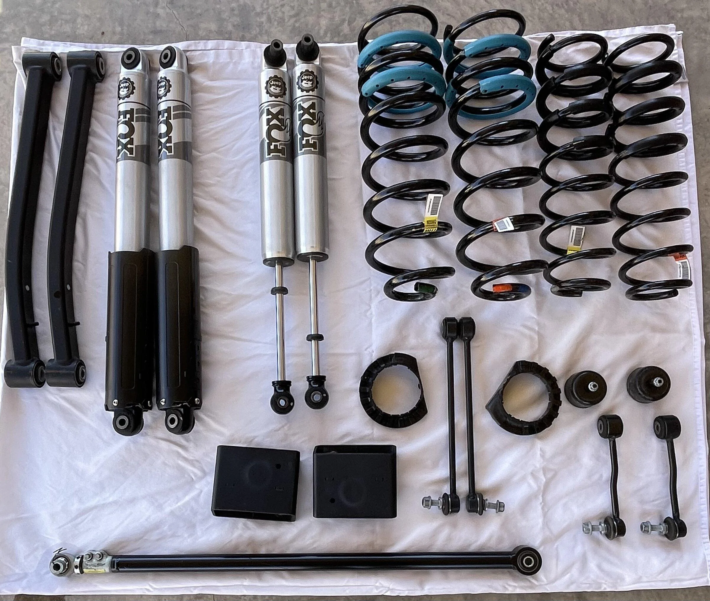 Jeep Gladiator MOPAR 2” LIFT CB302748-BD41-4ACA-93AA-88D7E7AFC283