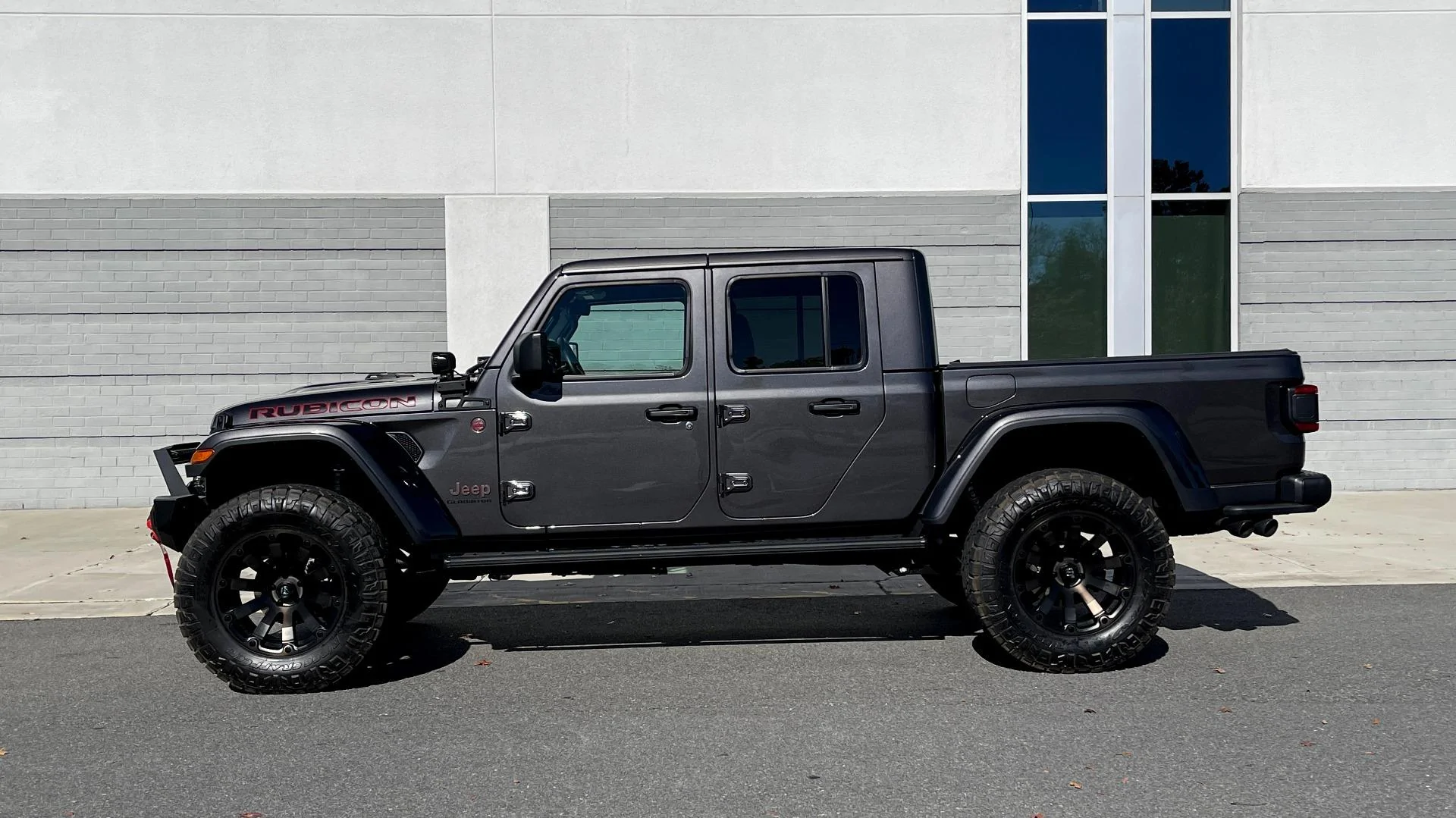 Jeep Gladiator 2020 Fully Loaded & Lifted Gladiator Rubicon - 5,500 Miles - $65,499 Used-2020-Jeep-GLADIATOR-RUBICON-4X4-36L-8-SPD-AUTO-NAV-ALPINE-LIFT-REARVIEW (3)