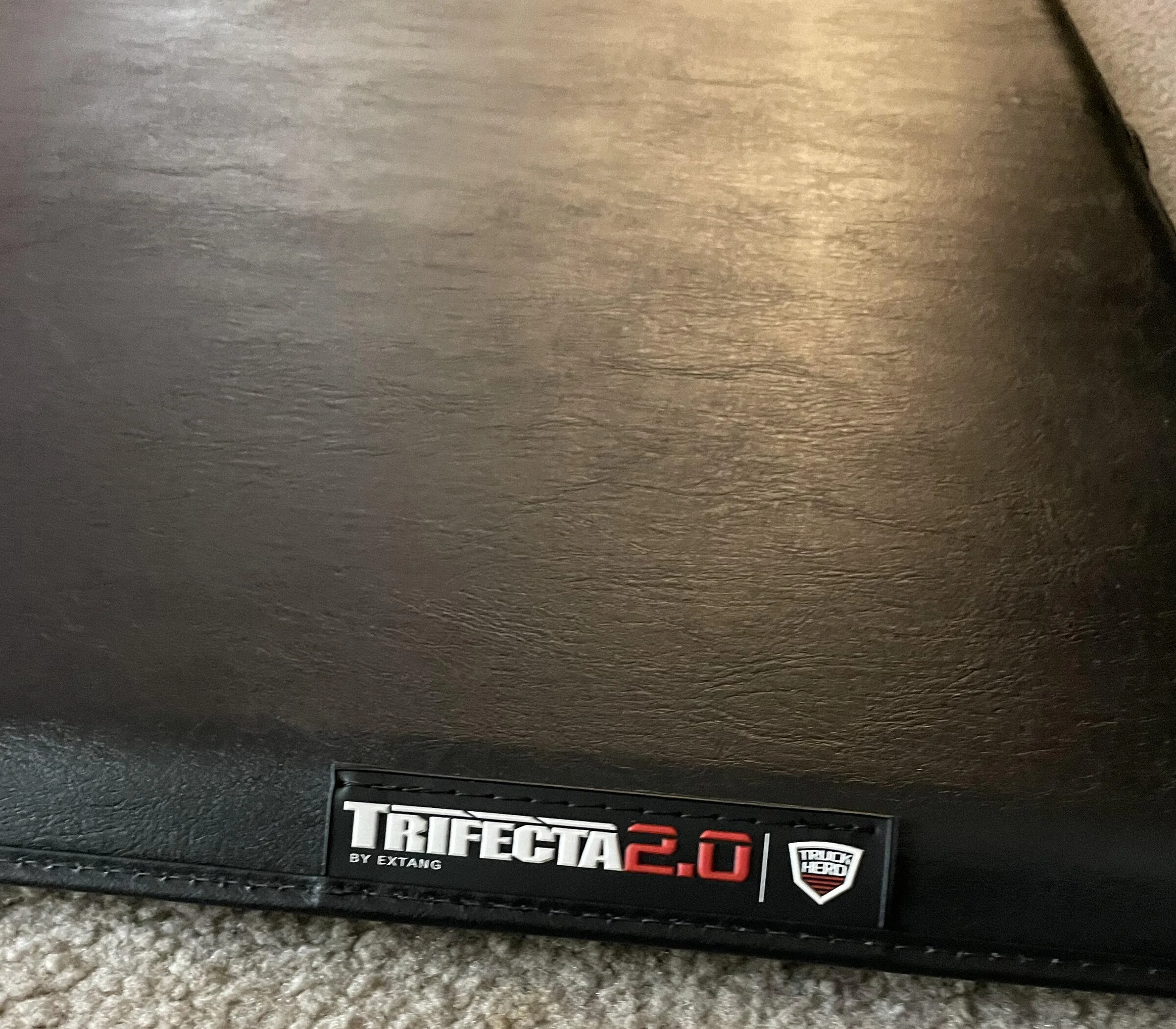 Jeep Gladiator Gladiator Extang Trifecta 2.0 Tonneau Cover $250 IMG_1598