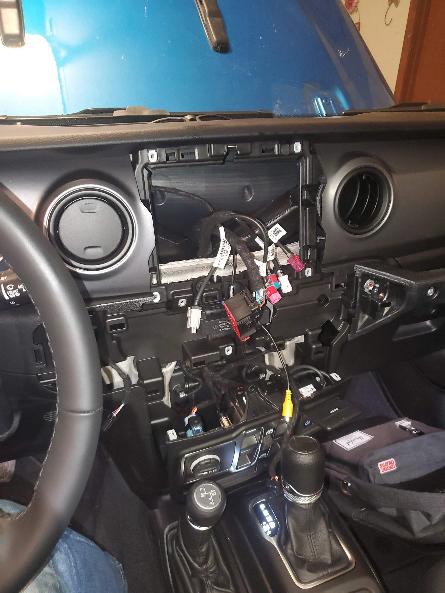 Jeep Gladiator Vrael's 22 Hydro Blue Sport S 20220304_214756