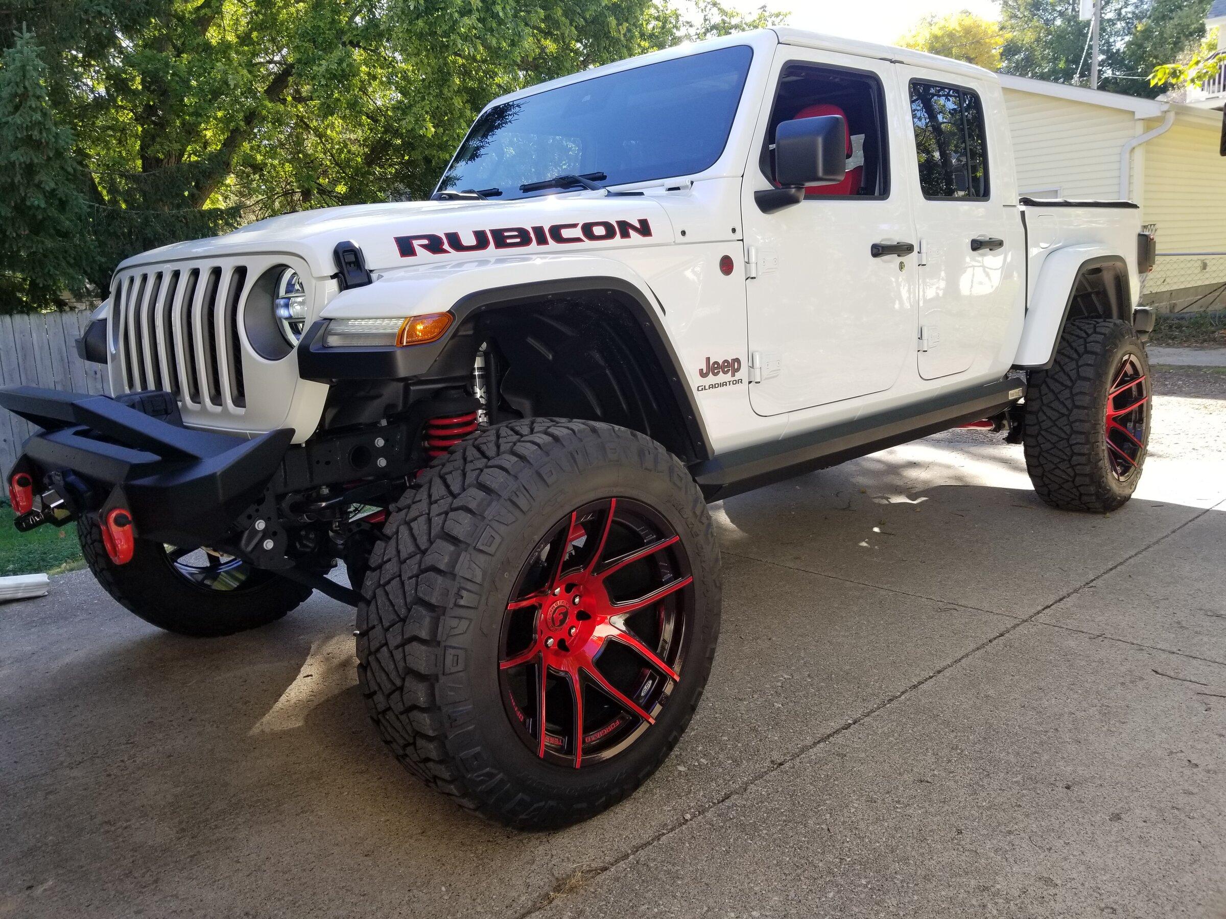 Jeep Gladiator Black is played out, let's see some colored rims 20211017_154329