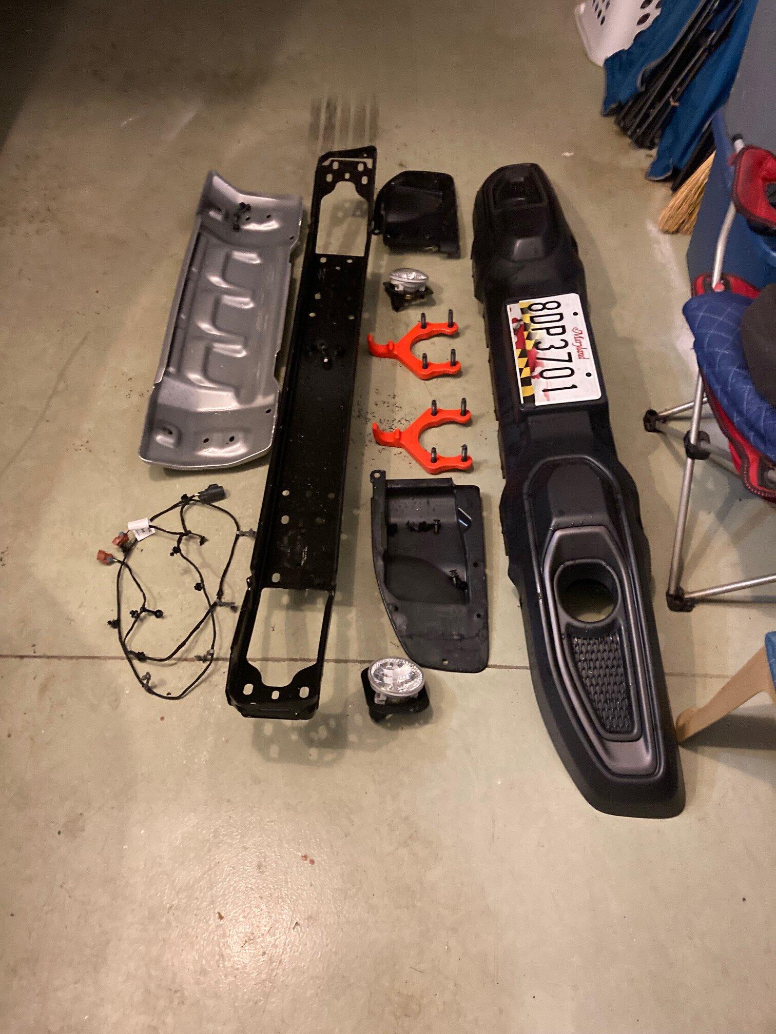 Jeep Gladiator 2021 Mojave stock front bumper IMG_3321