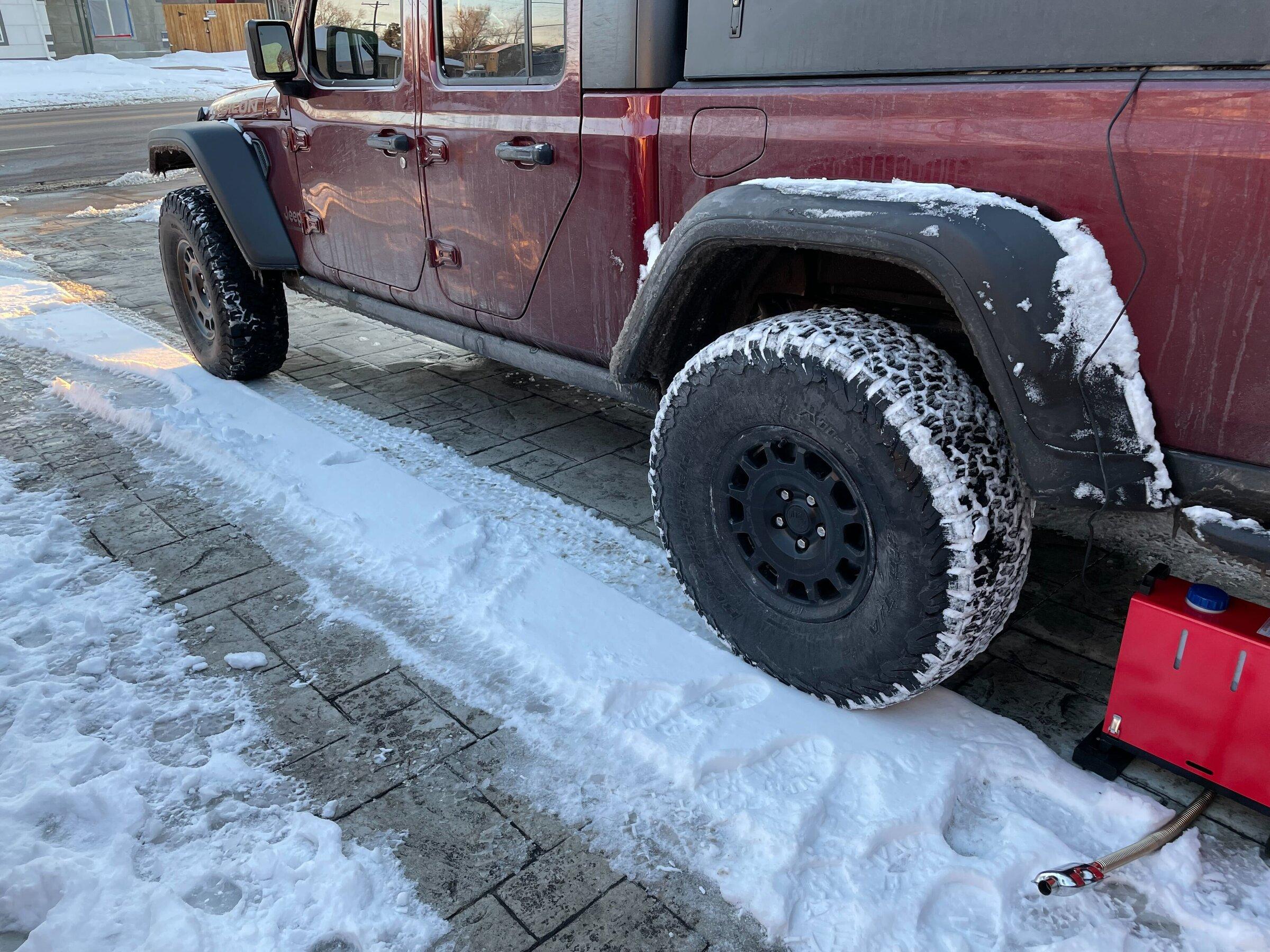Jeep Gladiator Lift tires and wheels? Image from iOS