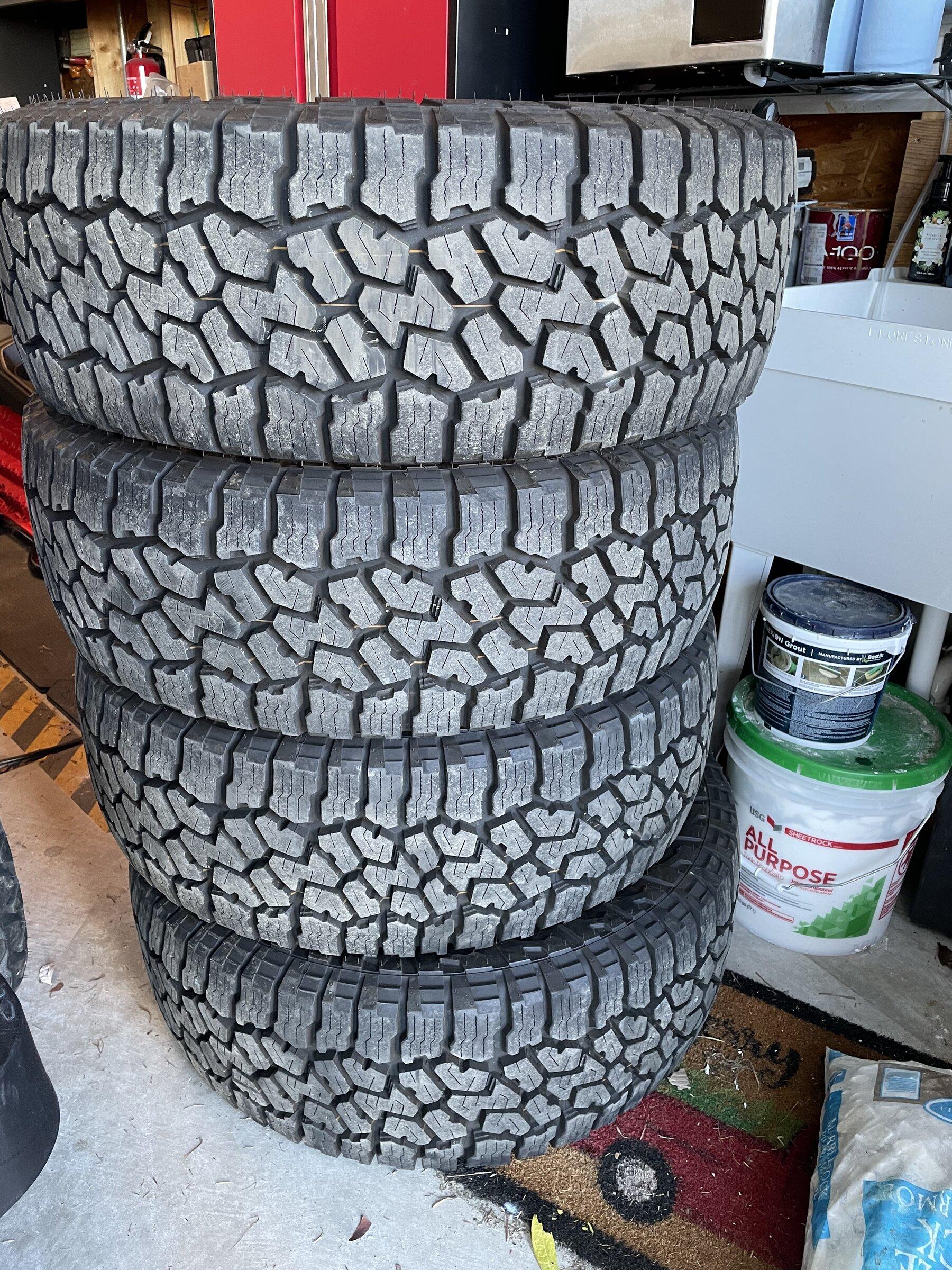 Jeep Gladiator (Basically) Brand New Tires - Mojave Stock Wild Peak A/T LT285/70R17 IMG_2566
