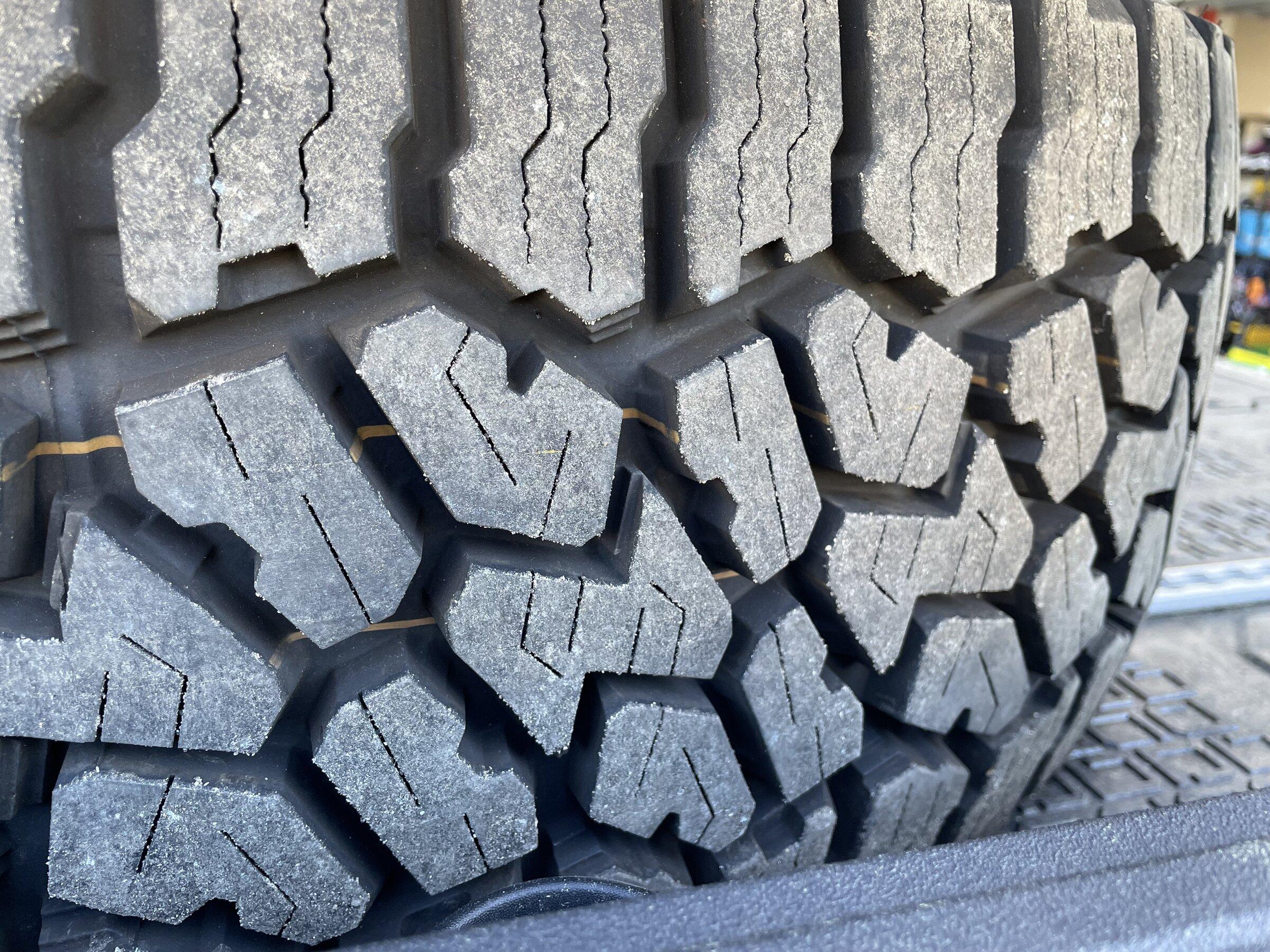 Jeep Gladiator (Basically) Brand New Tires - Mojave Stock Wild Peak A/T LT285/70R17 IMG_2563