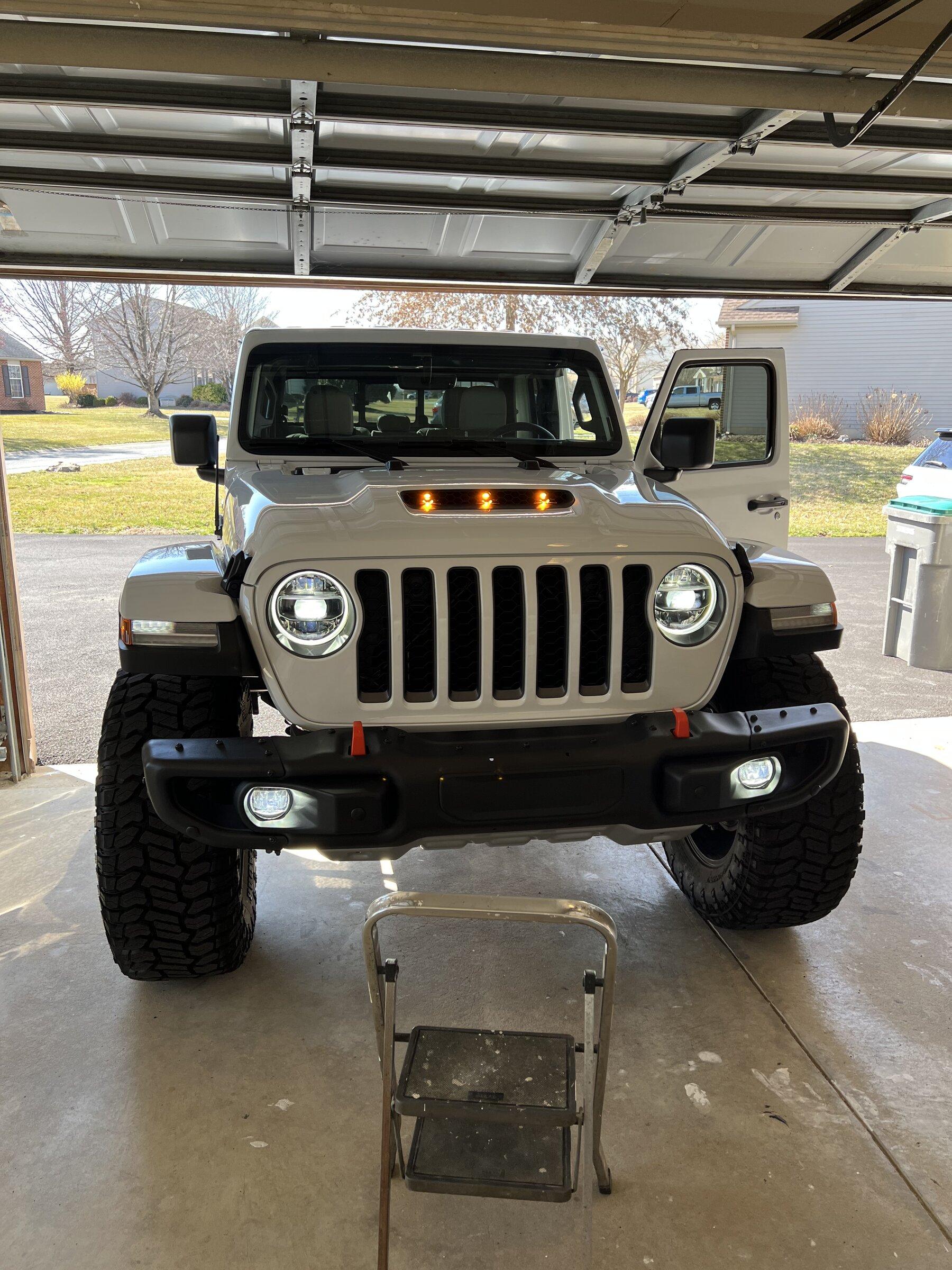 Jeep Gladiator Mojave Hood Scoop MOD 7A91B772-BF4C-48A5-B86D-76CB223BEF77