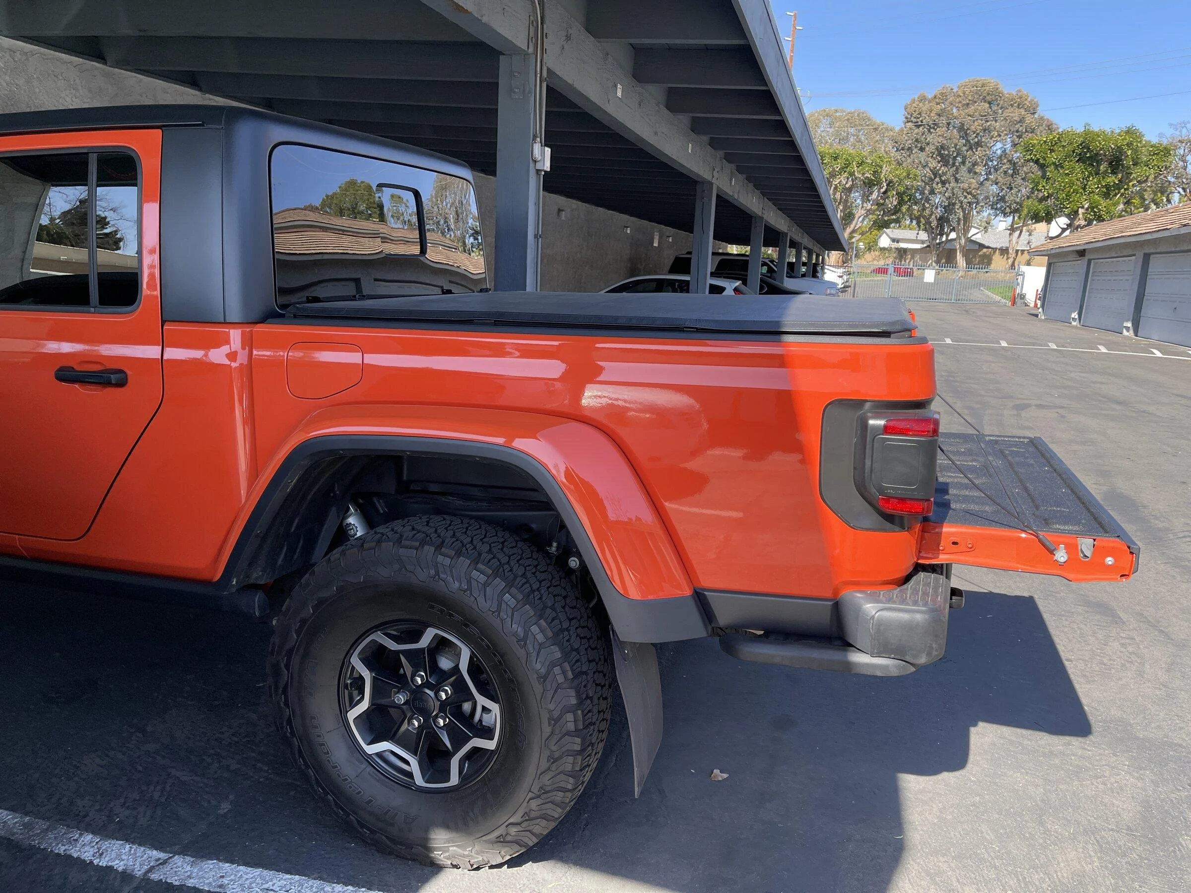 Jeep Gladiator Jeep Gladiator Mopar Soft Tri-fold Tonneu Cover IMG_6444
