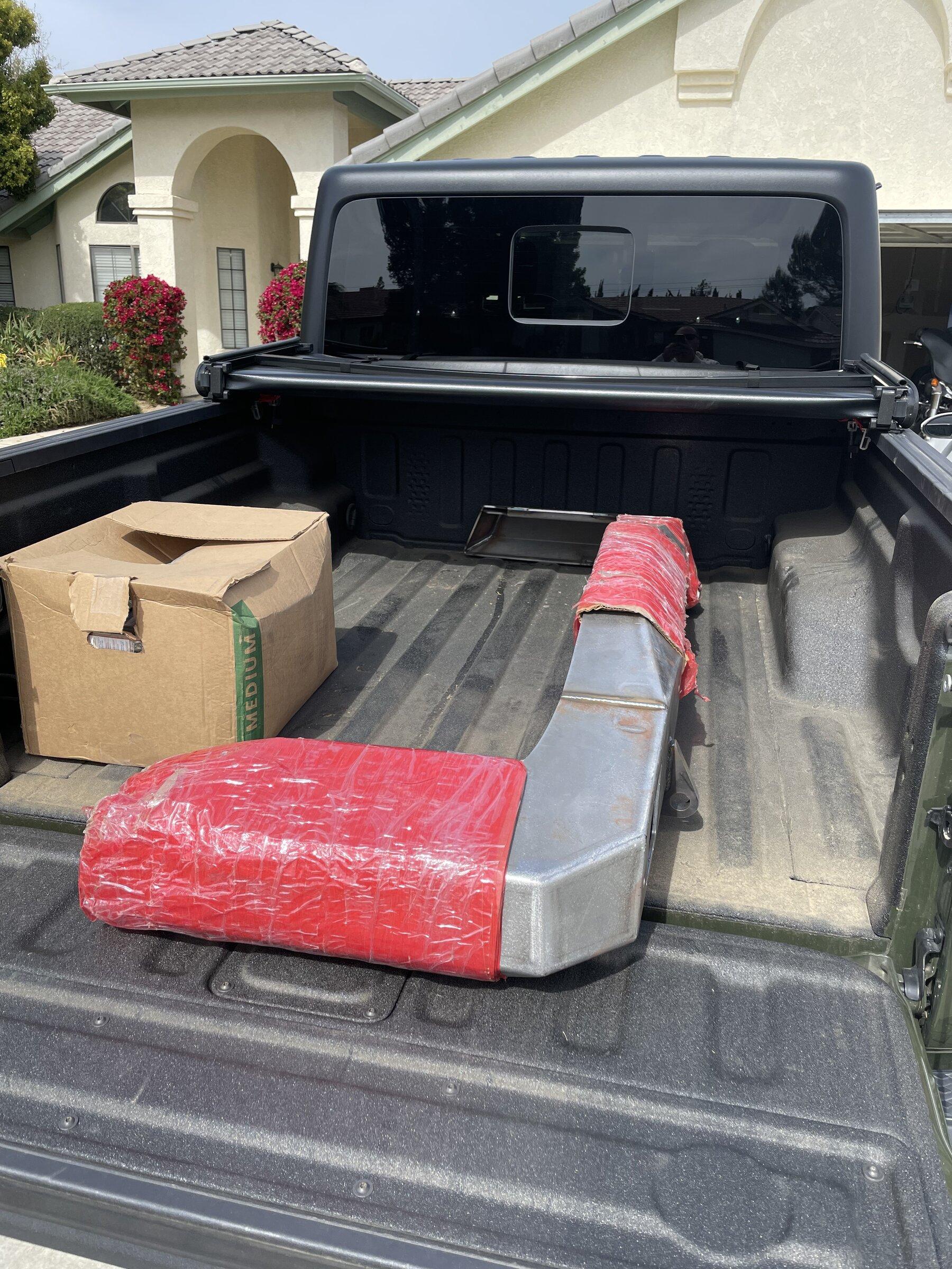 Jeep Gladiator Sarge Green Cali in Bakersfield CA C1B6E392-ADCC-451A-BE41-D8DE0DE2F942