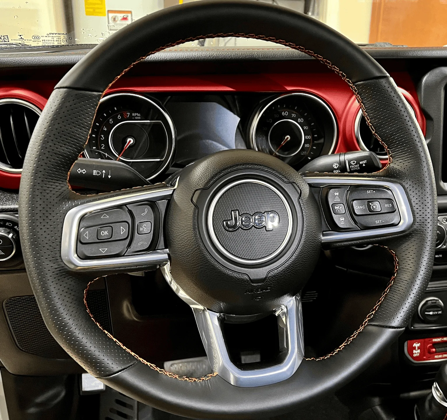 Jeep Gladiator Mojave Steering Wheel Screen Shot 2022-03-15 at 8.42.48 PM