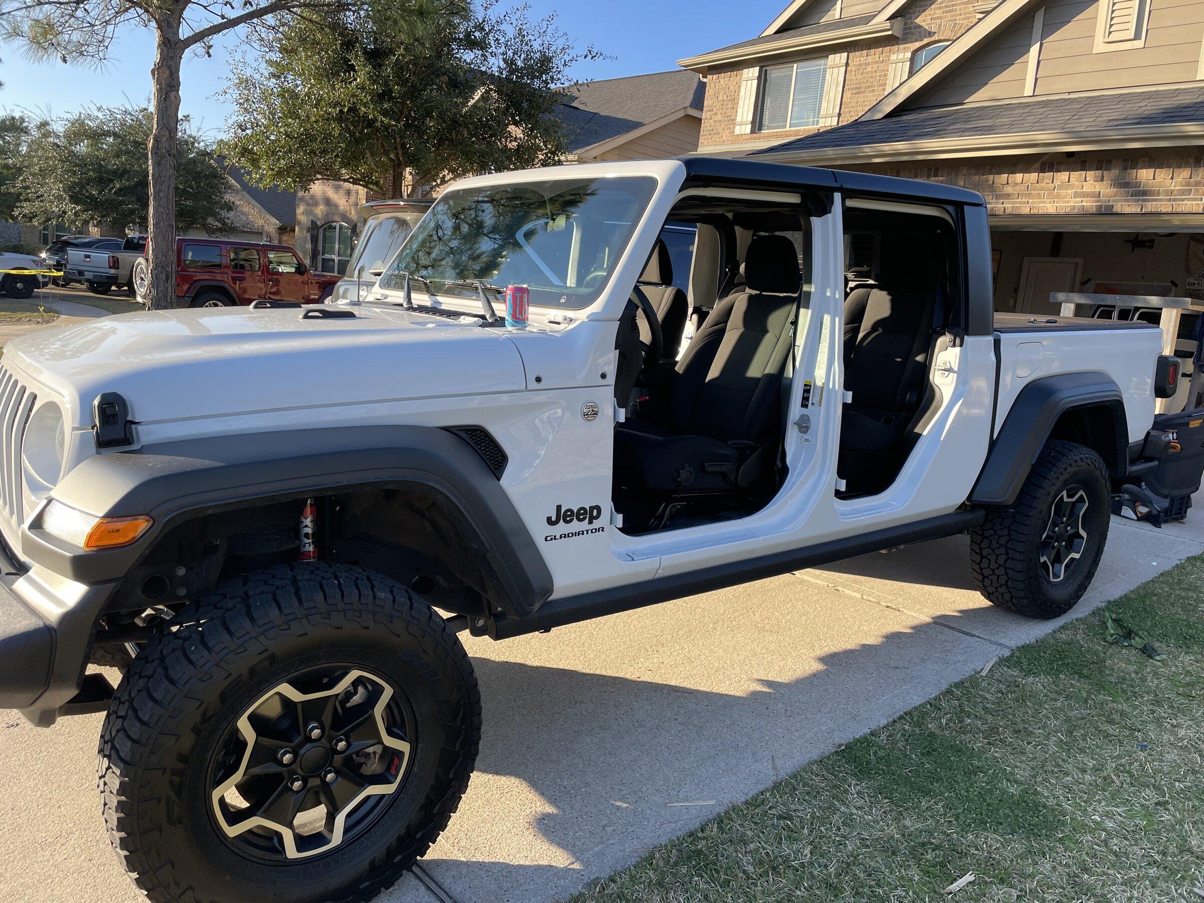 Jeep Gladiator White Max Tow JT Build IMG_8052