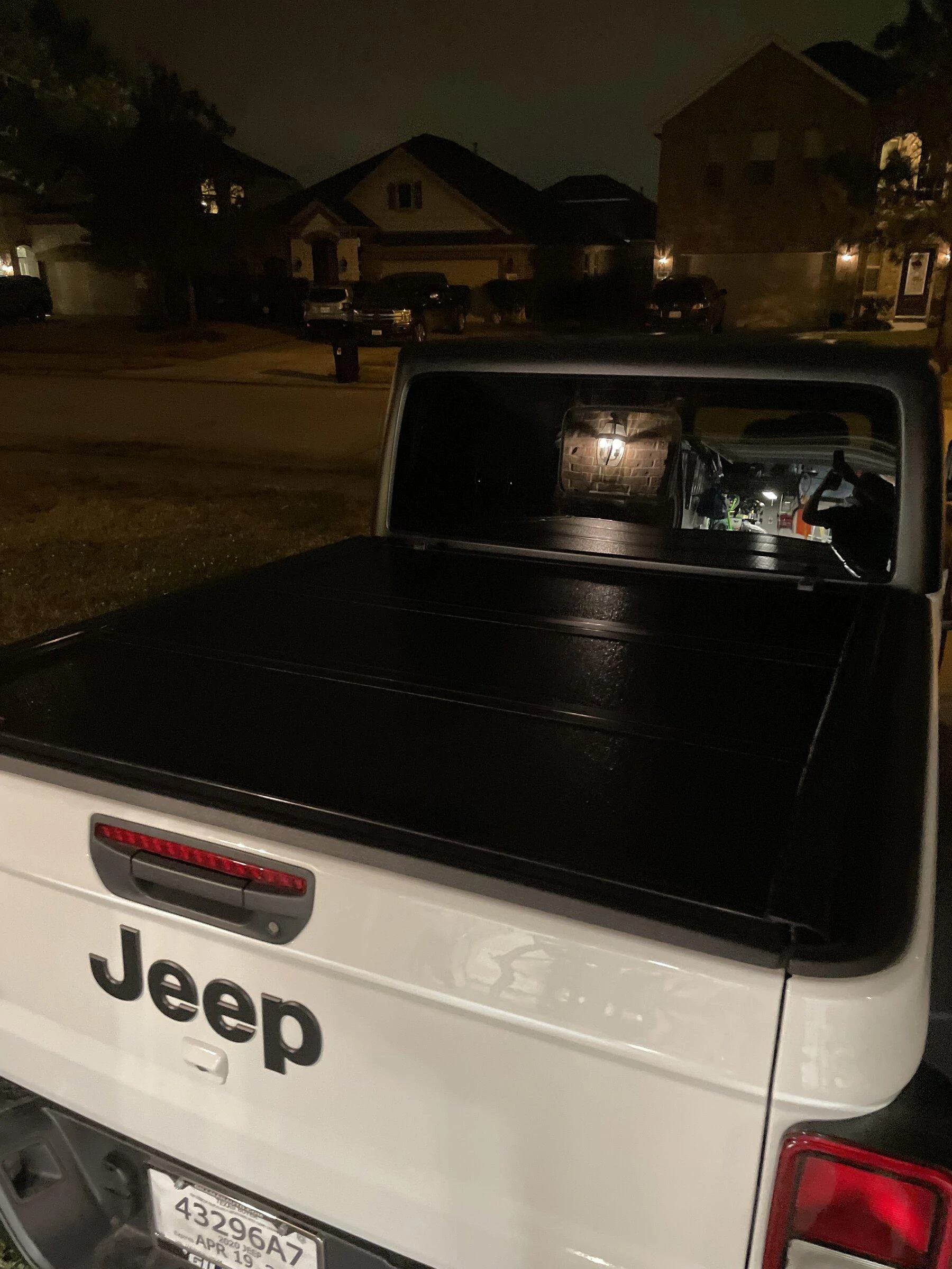 Jeep Gladiator White Max Tow JT Build 66719168805__D2F69E3D-D93F-4E44-B14A-840B0765C67A