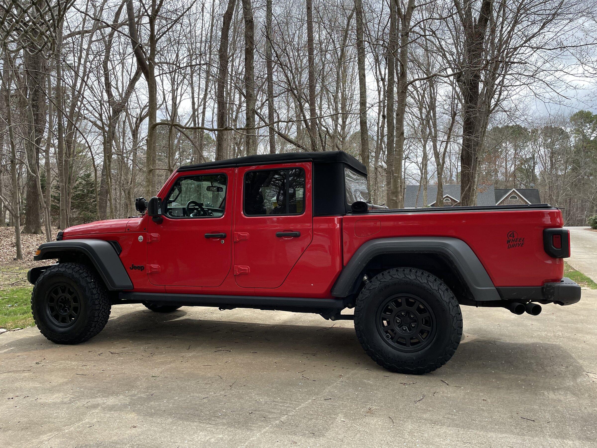 Jeep Gladiator FIRECRACKER RED Gladiator JT Club A257D52B-D668-4CC3-9E47-44F50BC6A28F