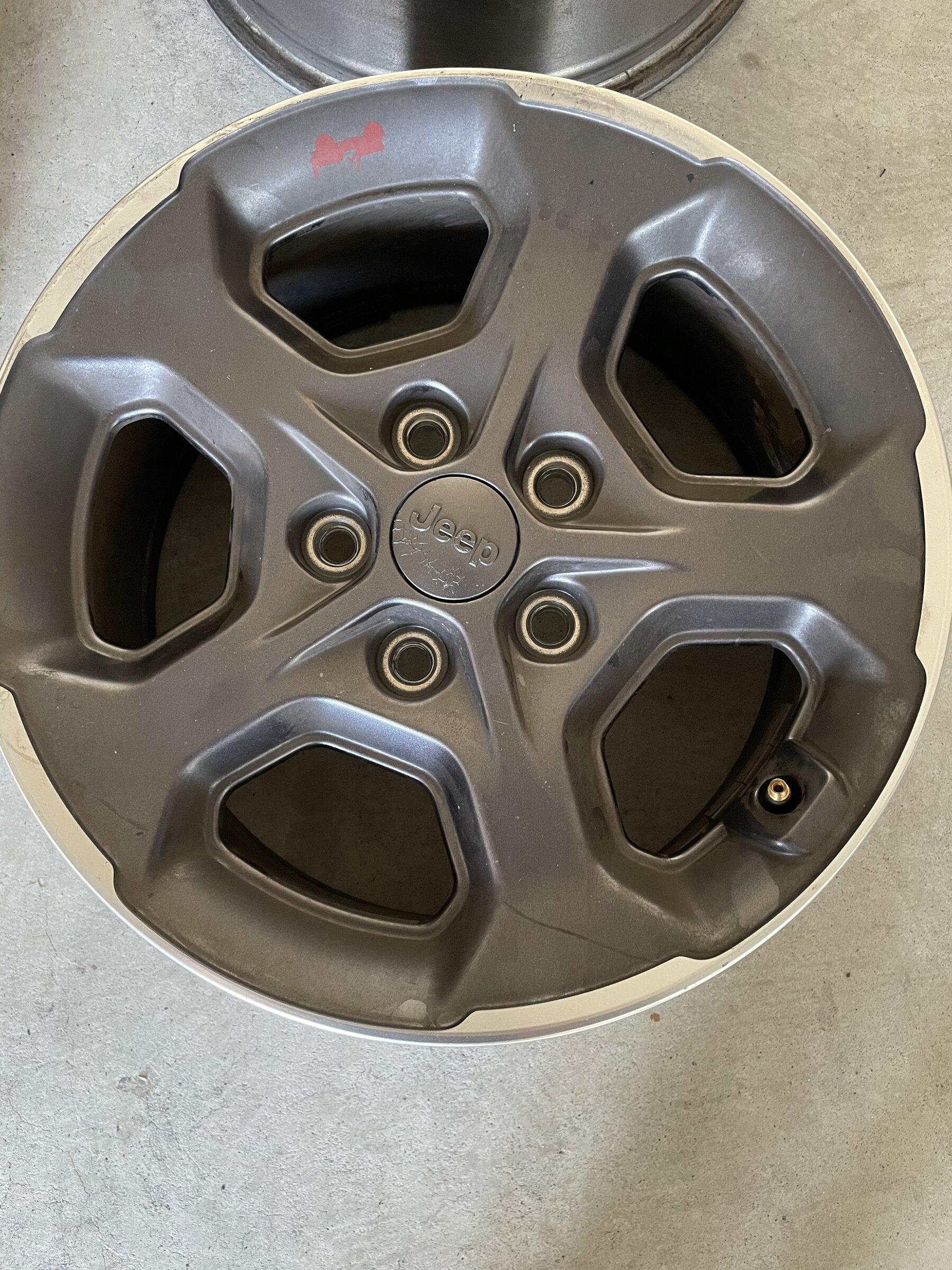 Jeep Gladiator Rubicon wheels $300 6B79995B-B67D-4B77-AC77-9D2B888292F0
