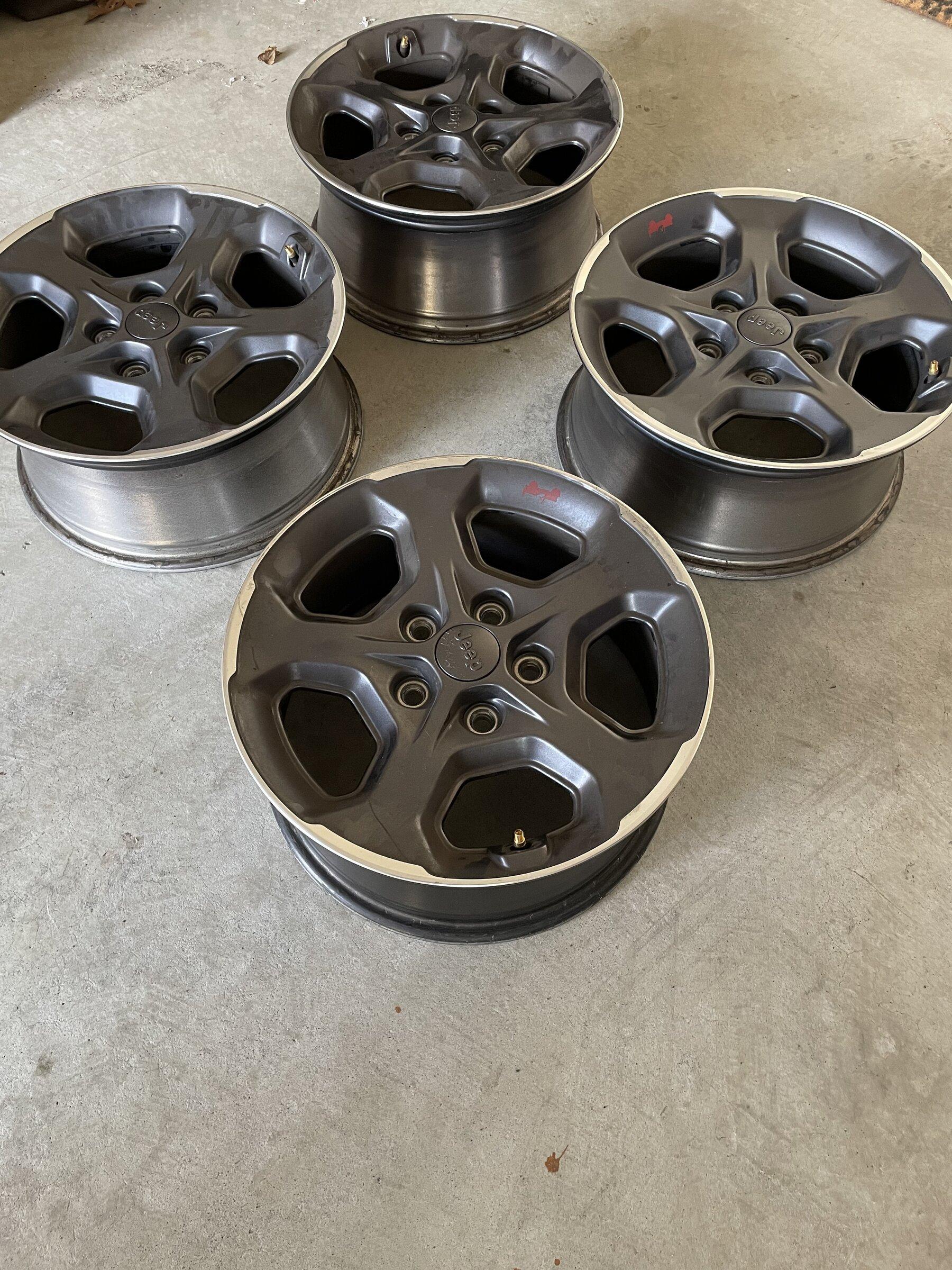 Jeep Gladiator Rubicon wheels $300 D65A5FC8-EAD2-4D50-9A4E-EE527BDAF244