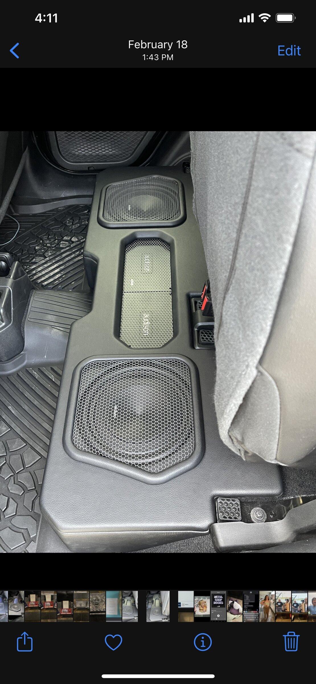 Jeep Gladiator Stereo in 2021 Gladiator E2E6D9CB-BBF2-487B-8C60-9551C6EA952F