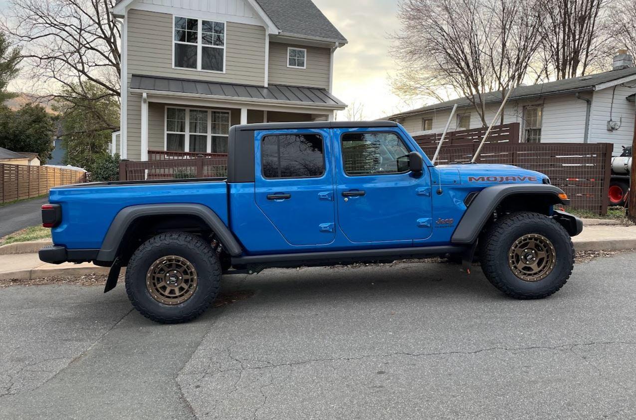 Jeep Gladiator BFG ko2 35s or 37s mismatchwheel.JPG