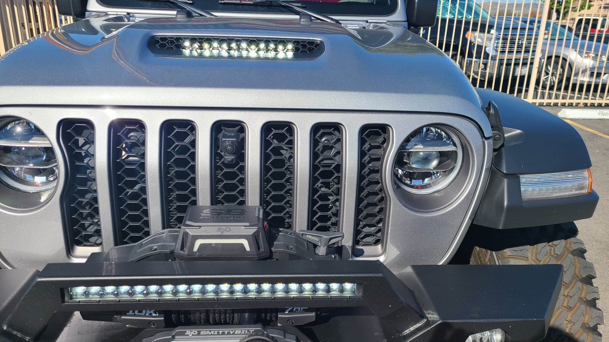 Jeep Gladiator Mojave Hood Scoop MOD Jeep Hood Light 2