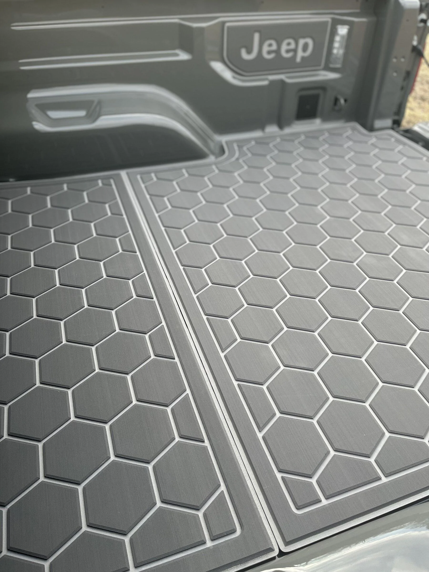 Jeep Gladiator Custom bed mat 40F5A658-0EE1-4B62-A871-96360DD1C51E