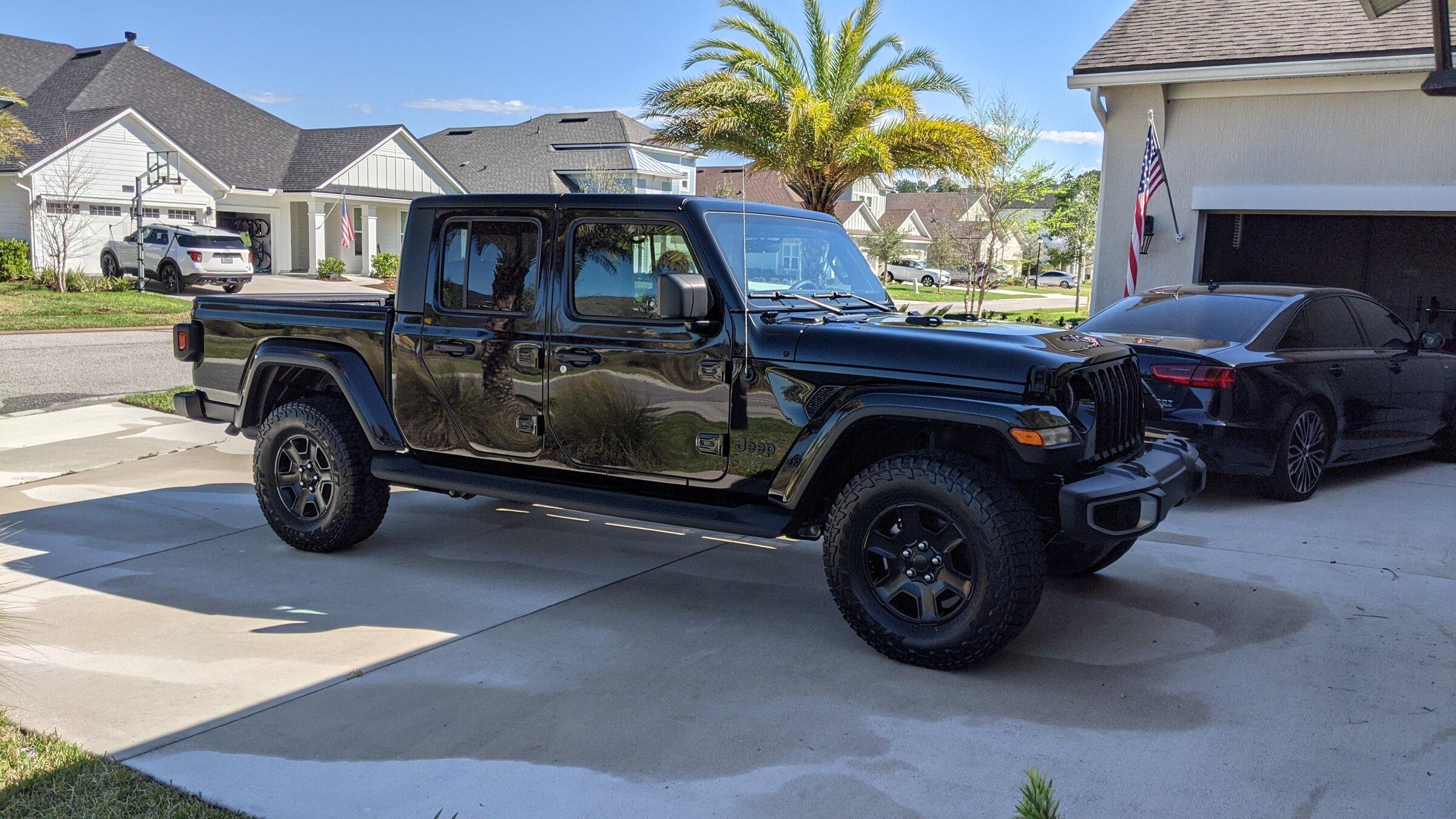 Jeep Gladiator Show me your sport and sport s with factory wheels and 33s. PXL_20220312_195659362