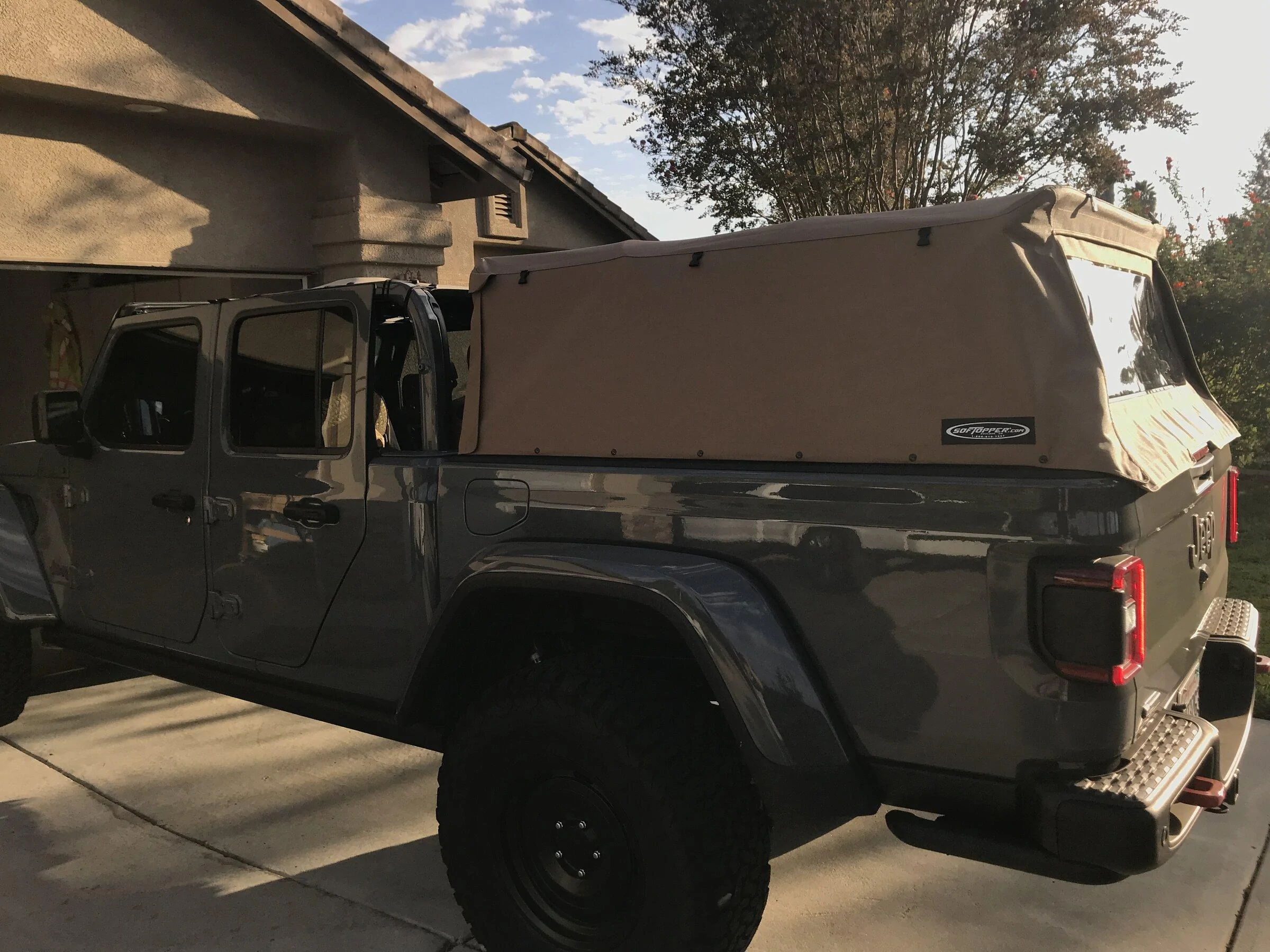 Jeep Gladiator Tan SofTopper on Gator Gladiator w/ Premium soft top? 65ADD464-6502-4E86-92C7-2F6EBE120C64