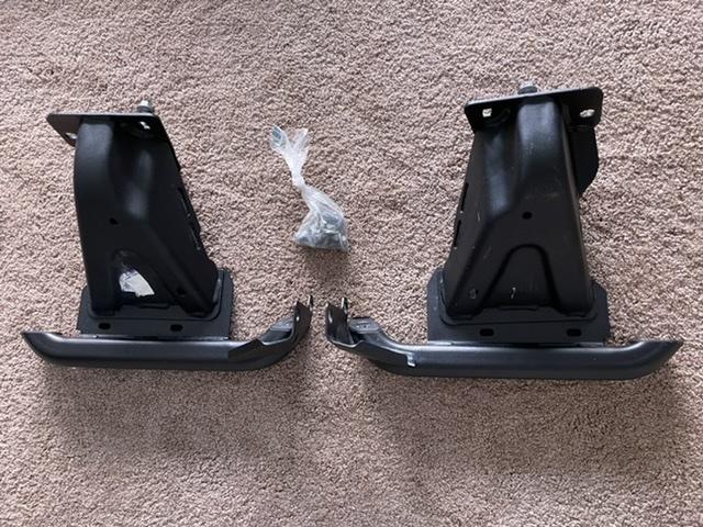 Jeep Gladiator OEM Rubicon Steel Rear bumper w/parking sensor holes $350 009237BD-9BEB-41B4-8EAD-C243F3B8FFBC