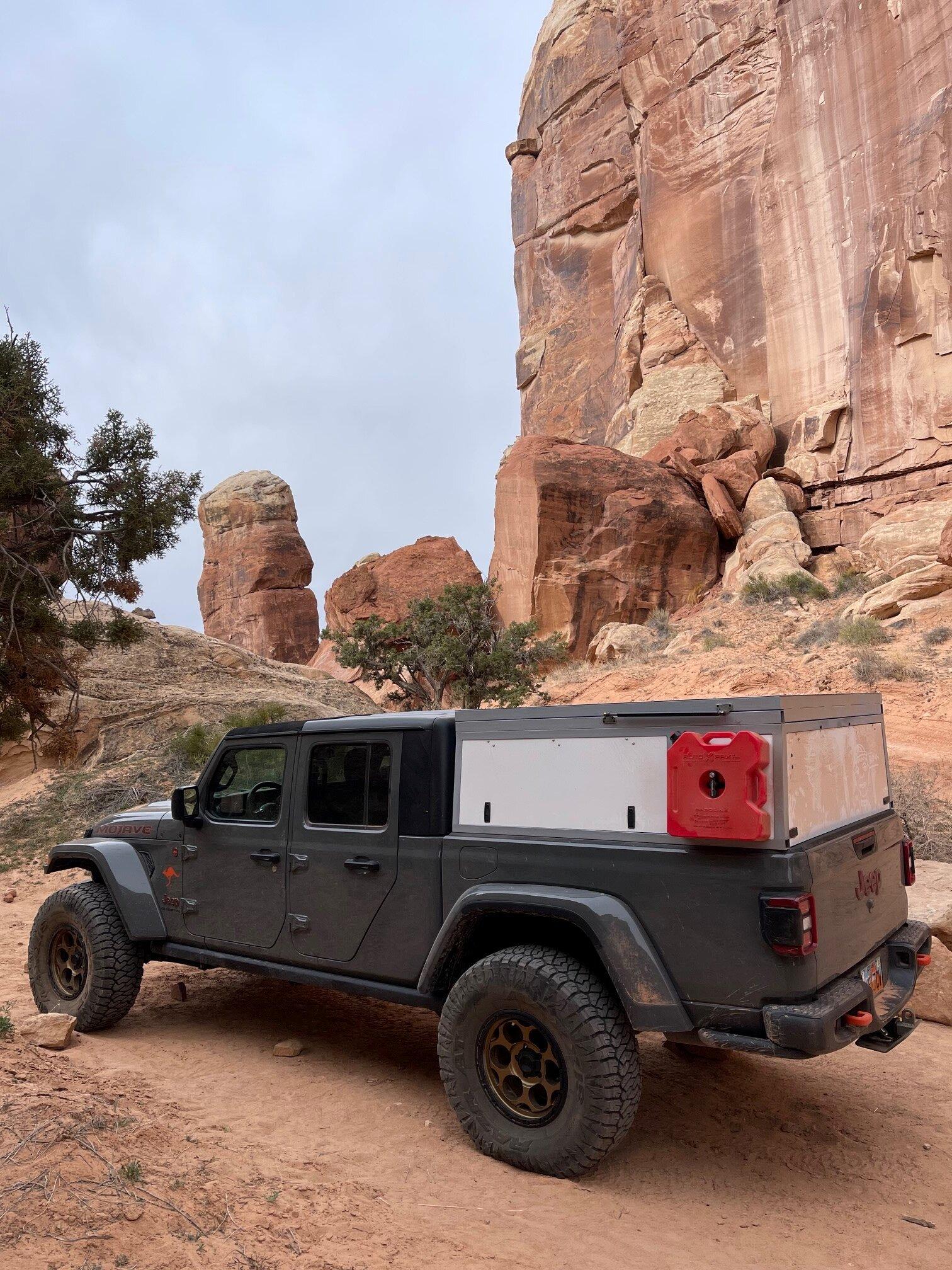 Jeep Gladiator My Tent Topper - Custom Wedge Tent Top1