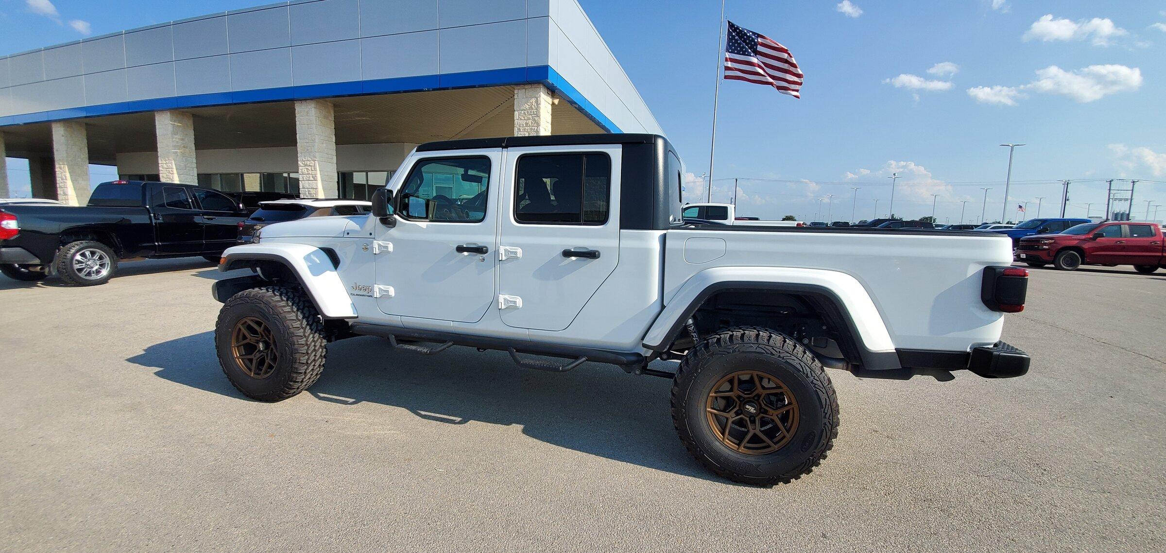 Jeep Gladiator WTT .. Wheels and Tires 35's for 33's 20210720_175411