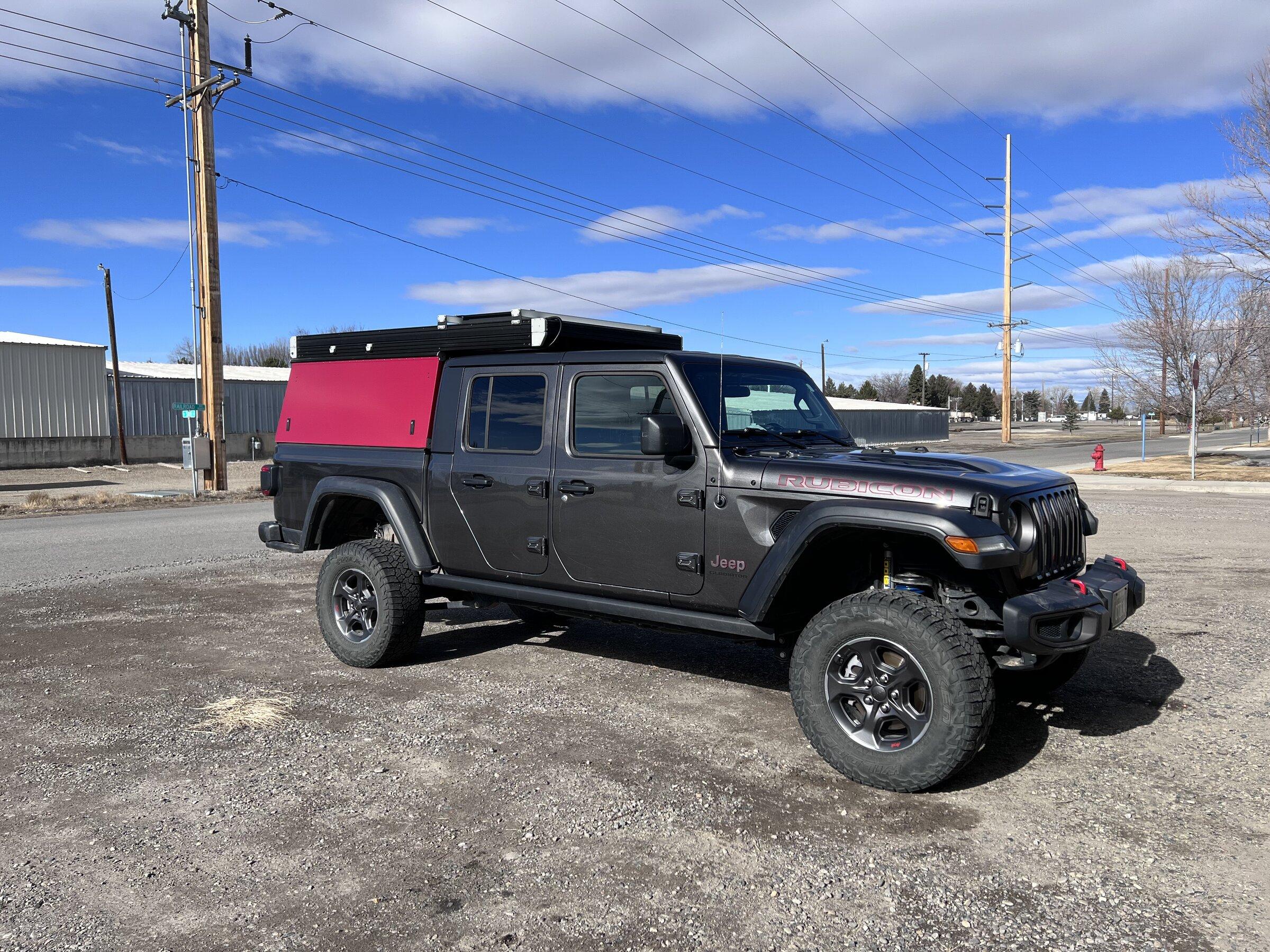 Jeep Gladiator Alu-Cab Canopy Camper tempImageTc8eR7
